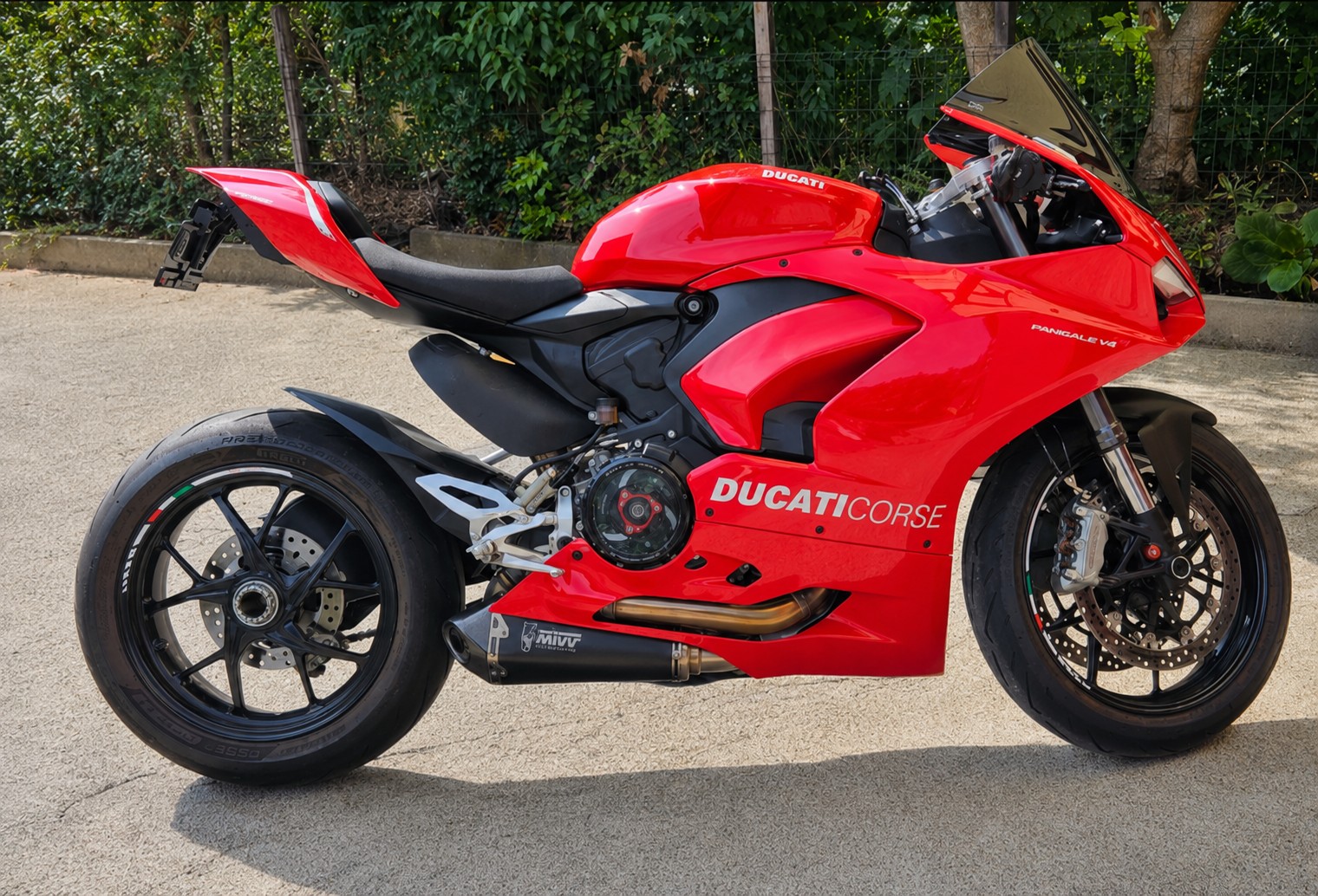 DUCATI Panigale V2-image-2