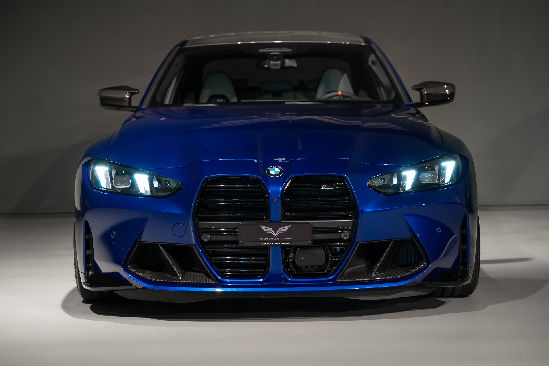 BMW M3 Competition xDrive-showroom-element-3