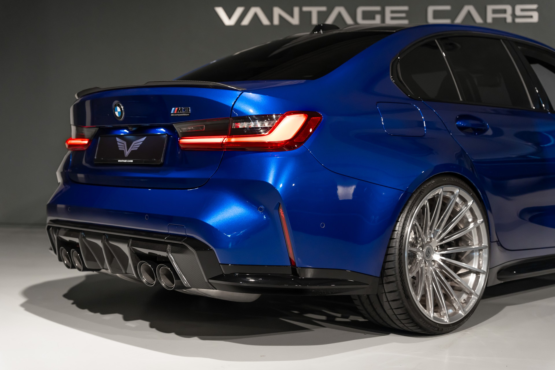 BMW M3 Competition xDrive-image-8