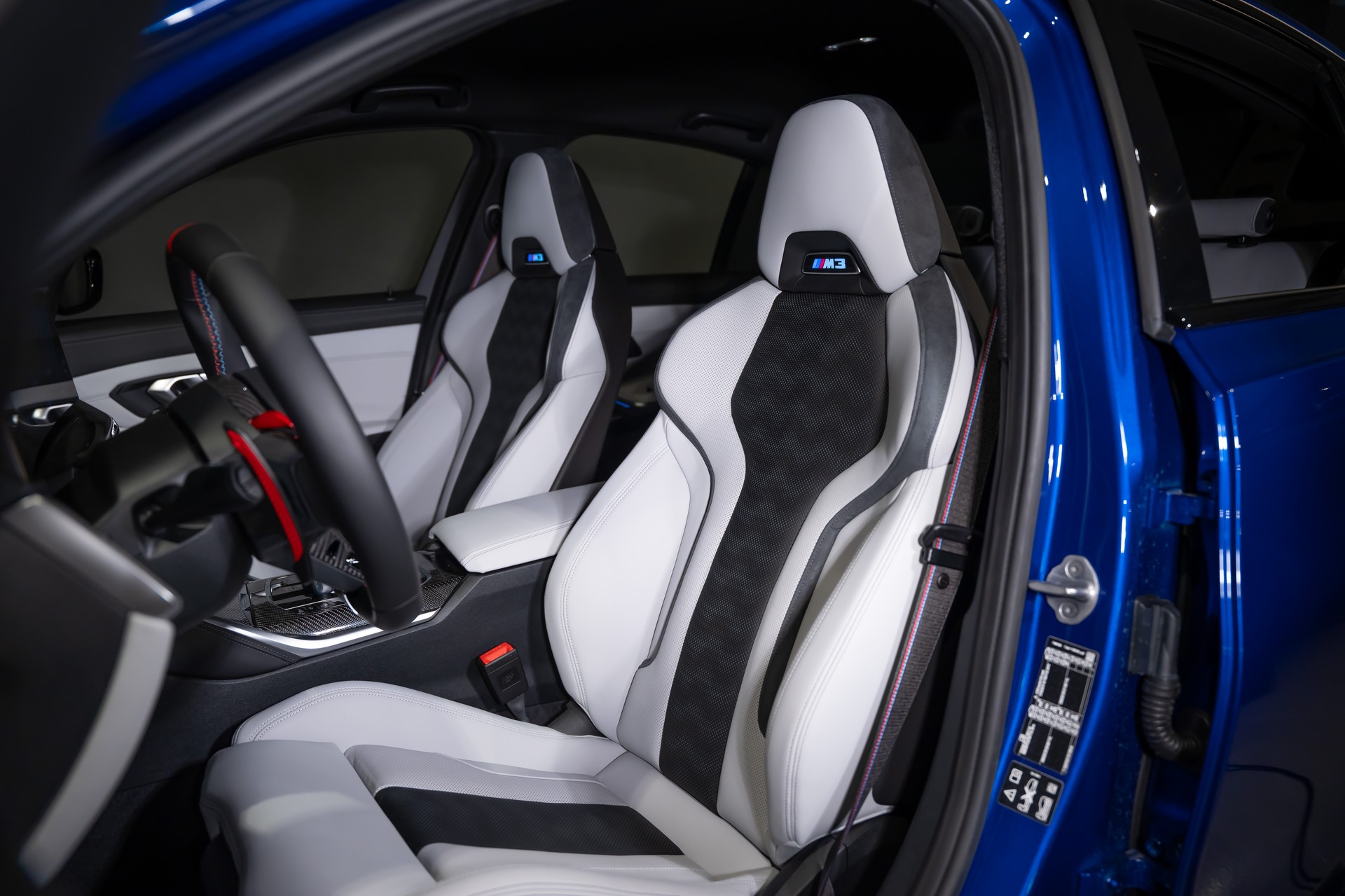 BMW M3 Competition xDrive-image-16