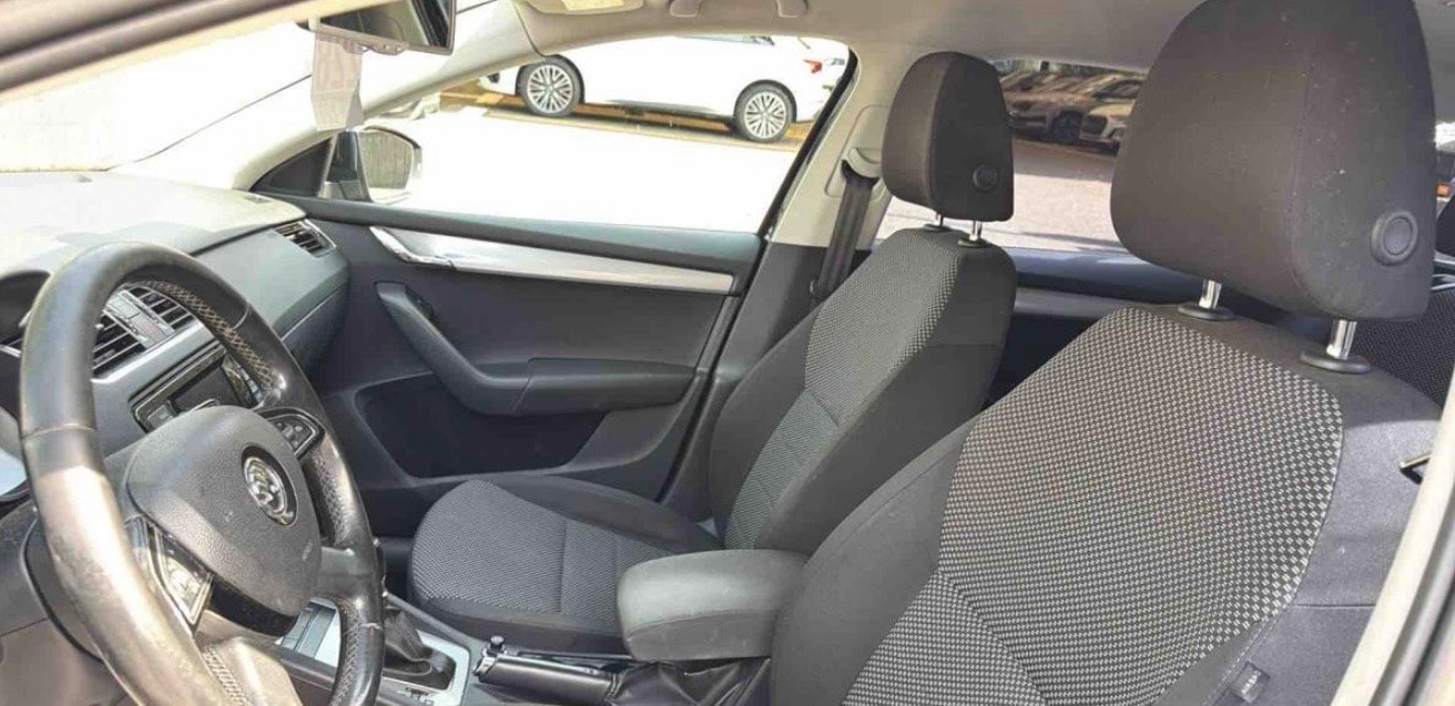 SKODA Octavia Combi 1.8 TSI Elegance 4x4 DSG-image-5