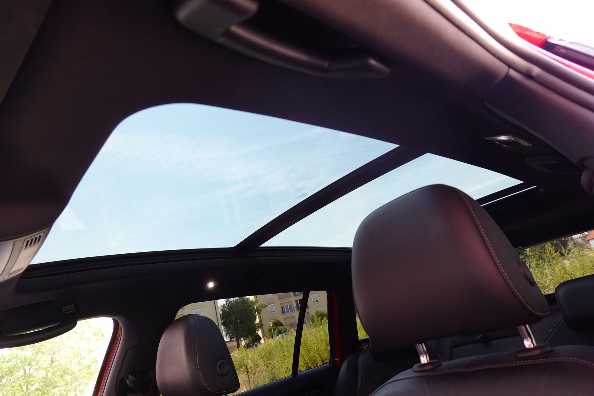 VW Golf Variant 2.0 TSI R 4 Motion DSG * CH Auto * Camera recul * Capteurs avant/arriere * Toit Ouvrant * Phares Xenon *-image-19
