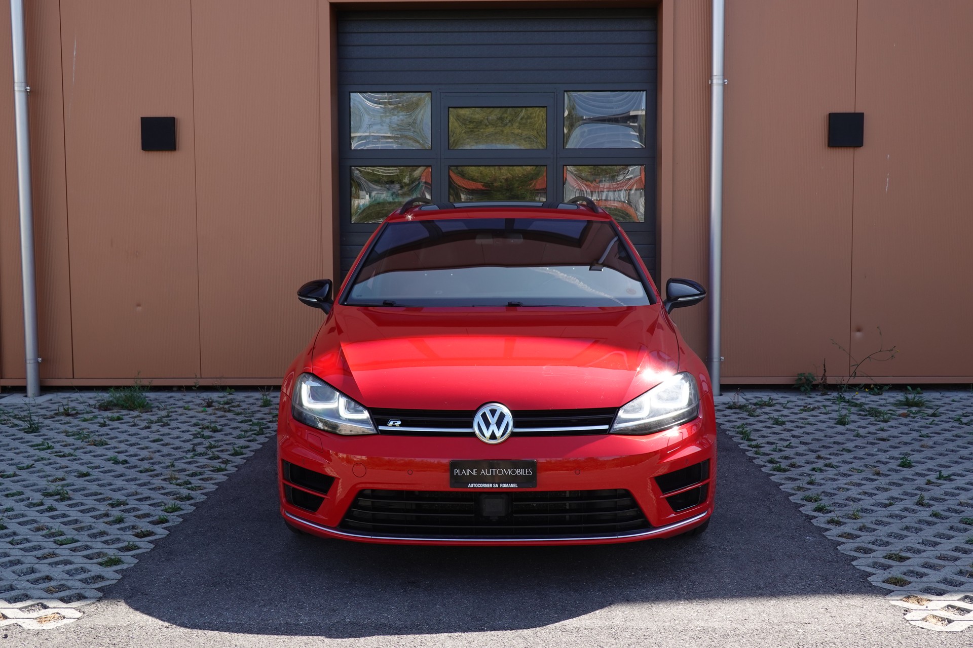 VW Golf Variant 2.0 TSI R 4 Motion DSG * CH Auto * Camera recul * Capteurs avant/arriere * Toit Ouvrant * Phares Xenon *-showroom-element-1