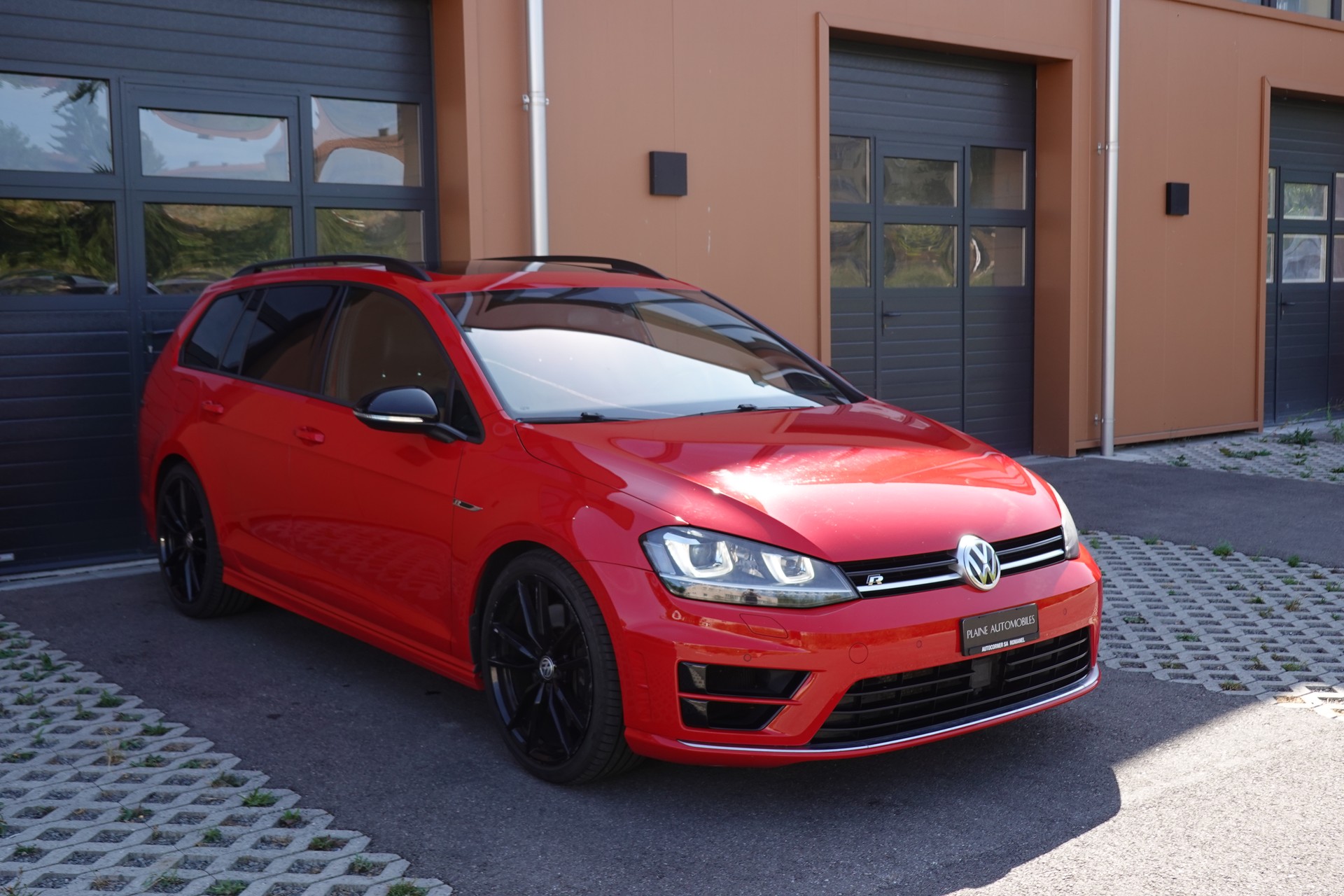VW Golf Variant 2.0 TSI R 4 Motion DSG * CH Auto * Camera recul * Capteurs avant/arriere * Toit Ouvrant * Phares Xenon *-showroom-element-2