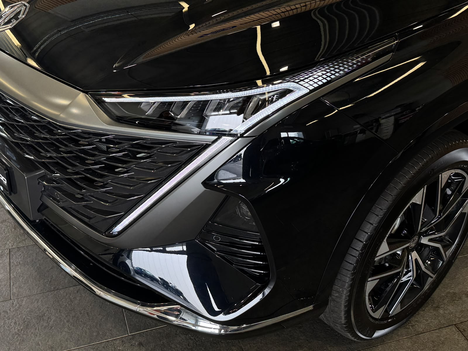 MG S9 1.5 TGDI PHEV Premium-showroom-element-3