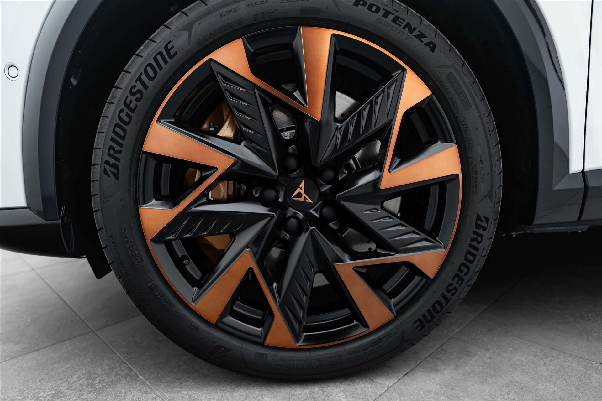 CUPRA Formentor 2.0 TSi Extreme 333PS 4Drive DSG-Automat-image-6