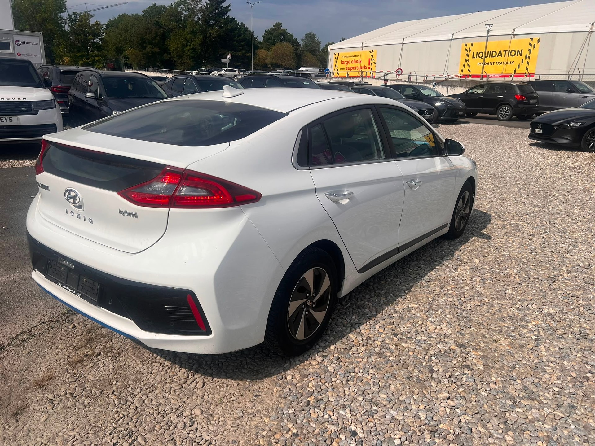 HYUNDAI Ioniq 1.6 GDi HEV Launch Plus DCT-image-4