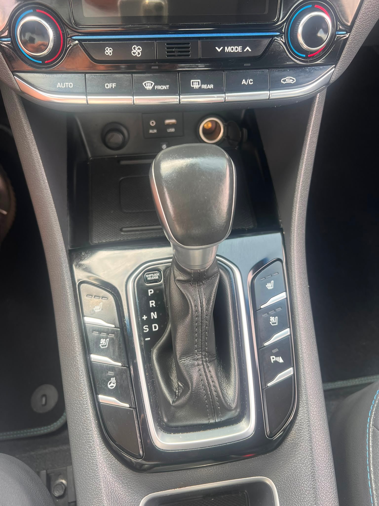 HYUNDAI Ioniq 1.6 GDi HEV Launch Plus DCT-image-10