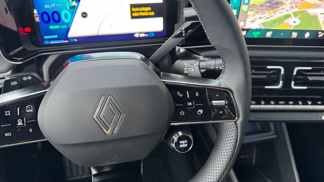 RENAULT R4 E-Tech Comfort Range 52 kWh Iconic-image-20