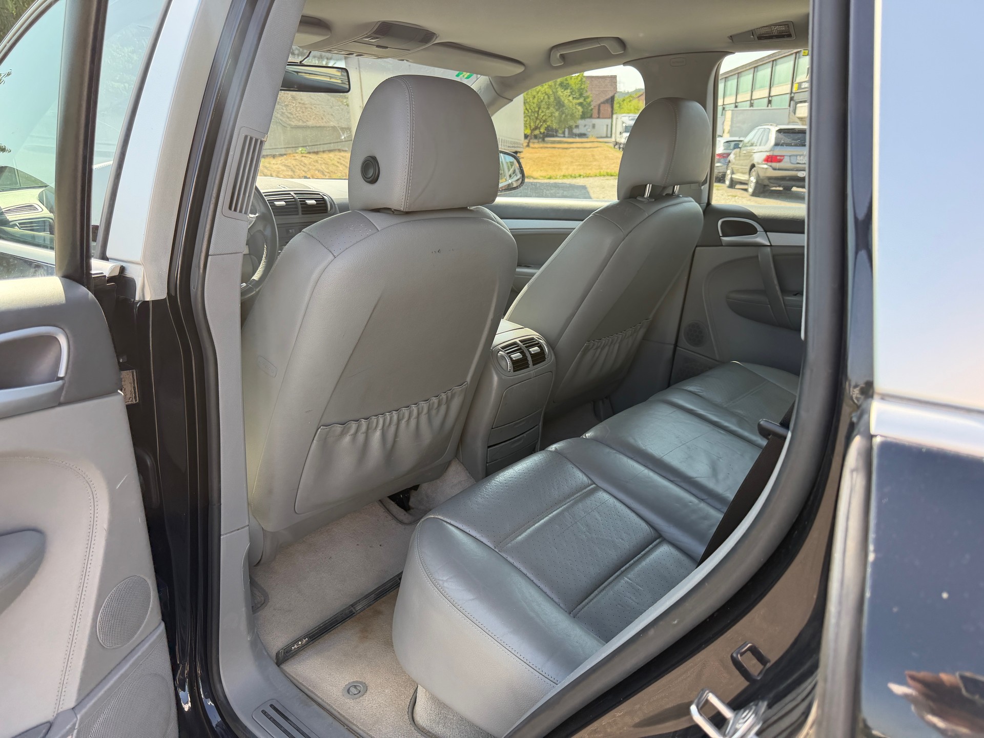 PORSCHE Cayenne-image-9