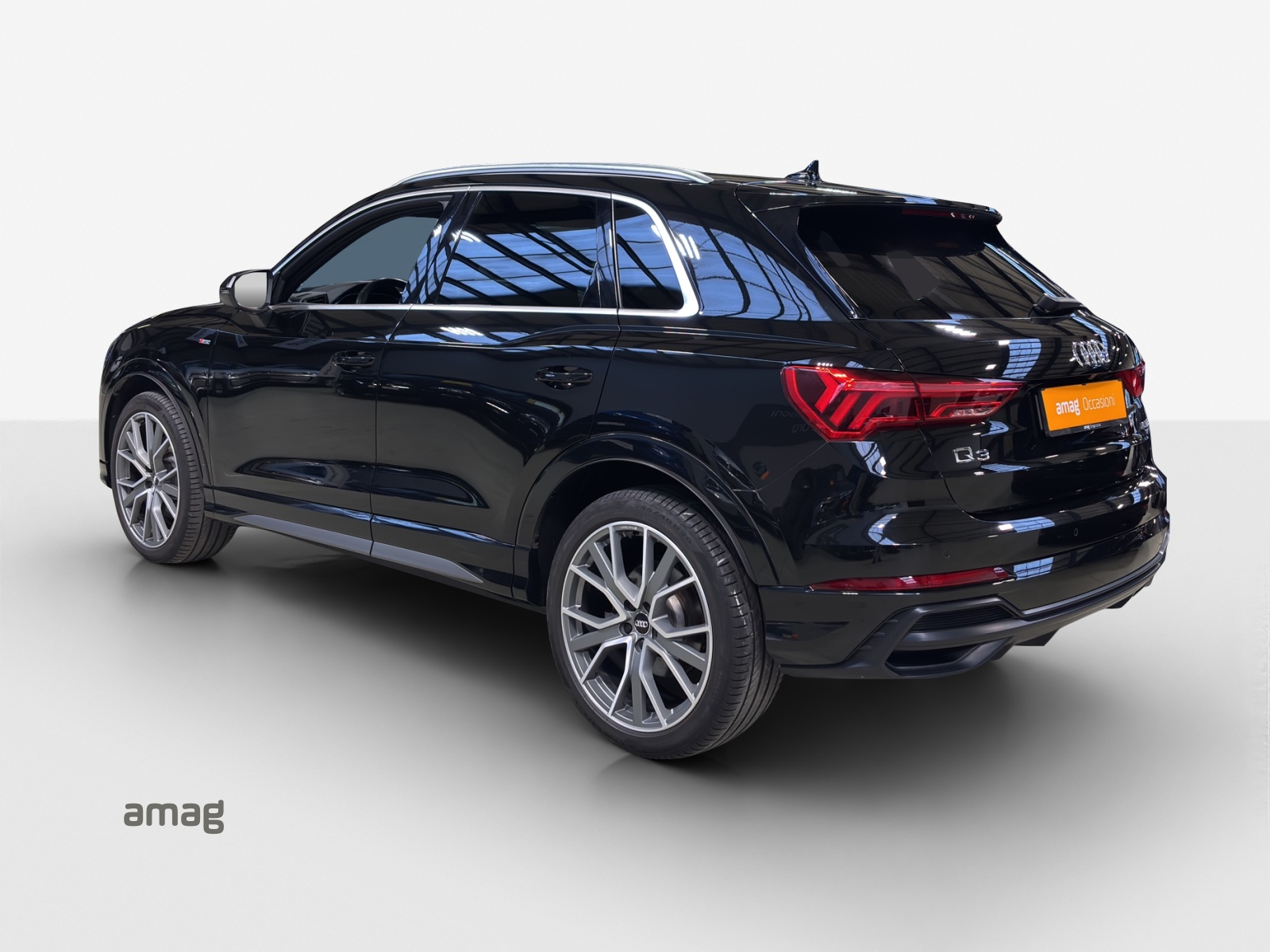 AUDI Q3 45 TFSI advanced quattro S-tronic-showroom-element-2