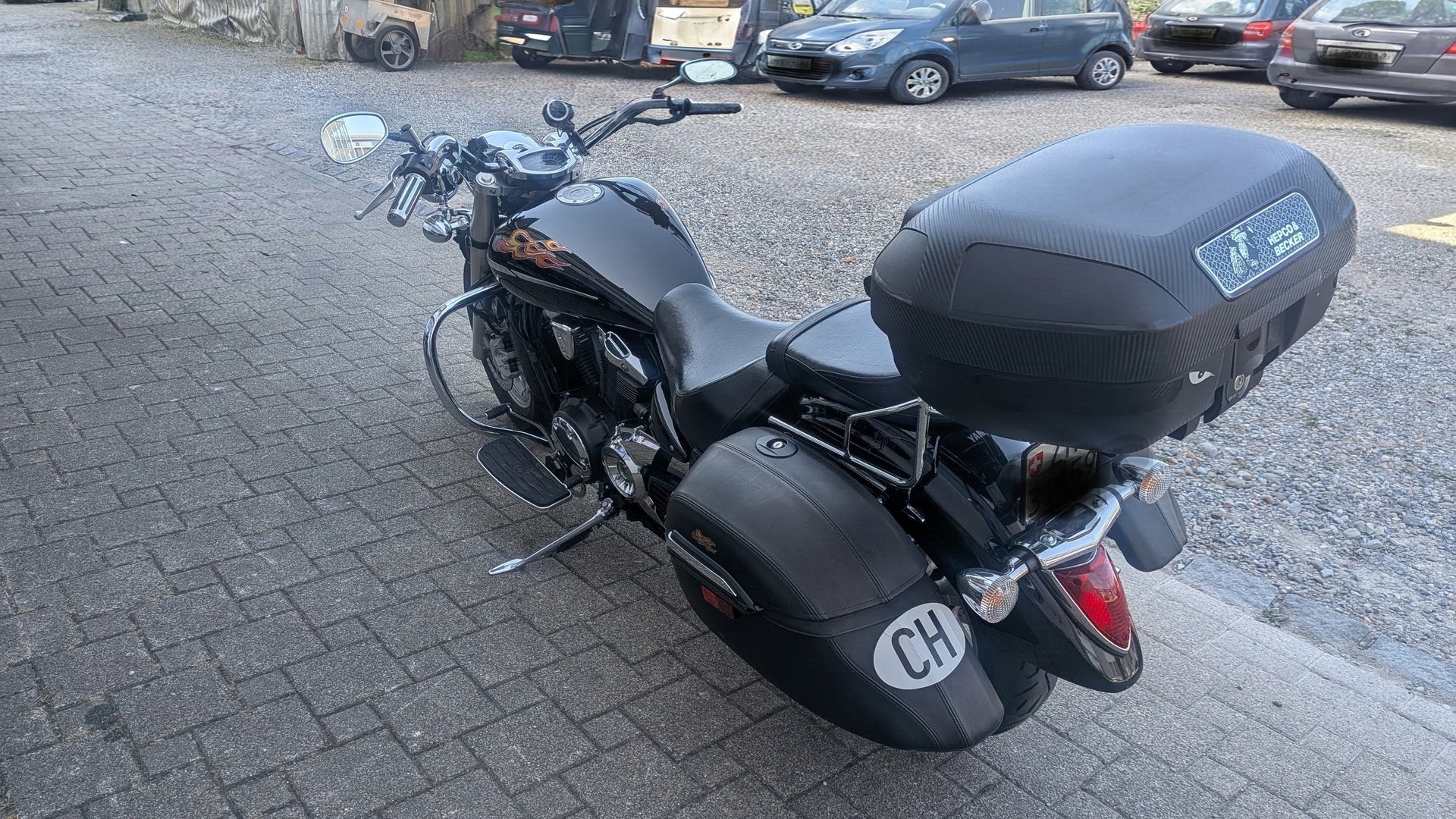 YAMAHA XVS 1300 A Midnight Star-image-3