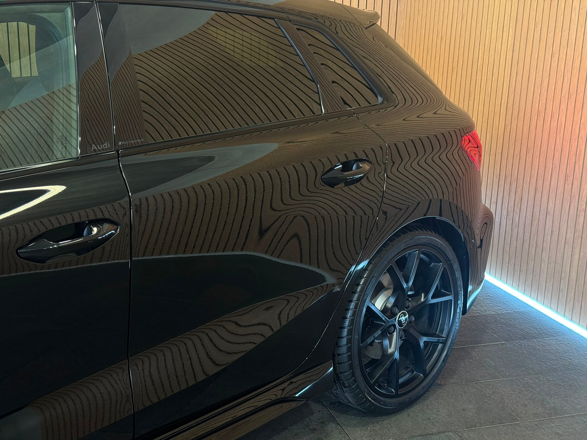 AUDI RS3 Sportback 2.5 TSI quattro S-tronic *5Jahre/100'000km Werksgarantie*-image-8