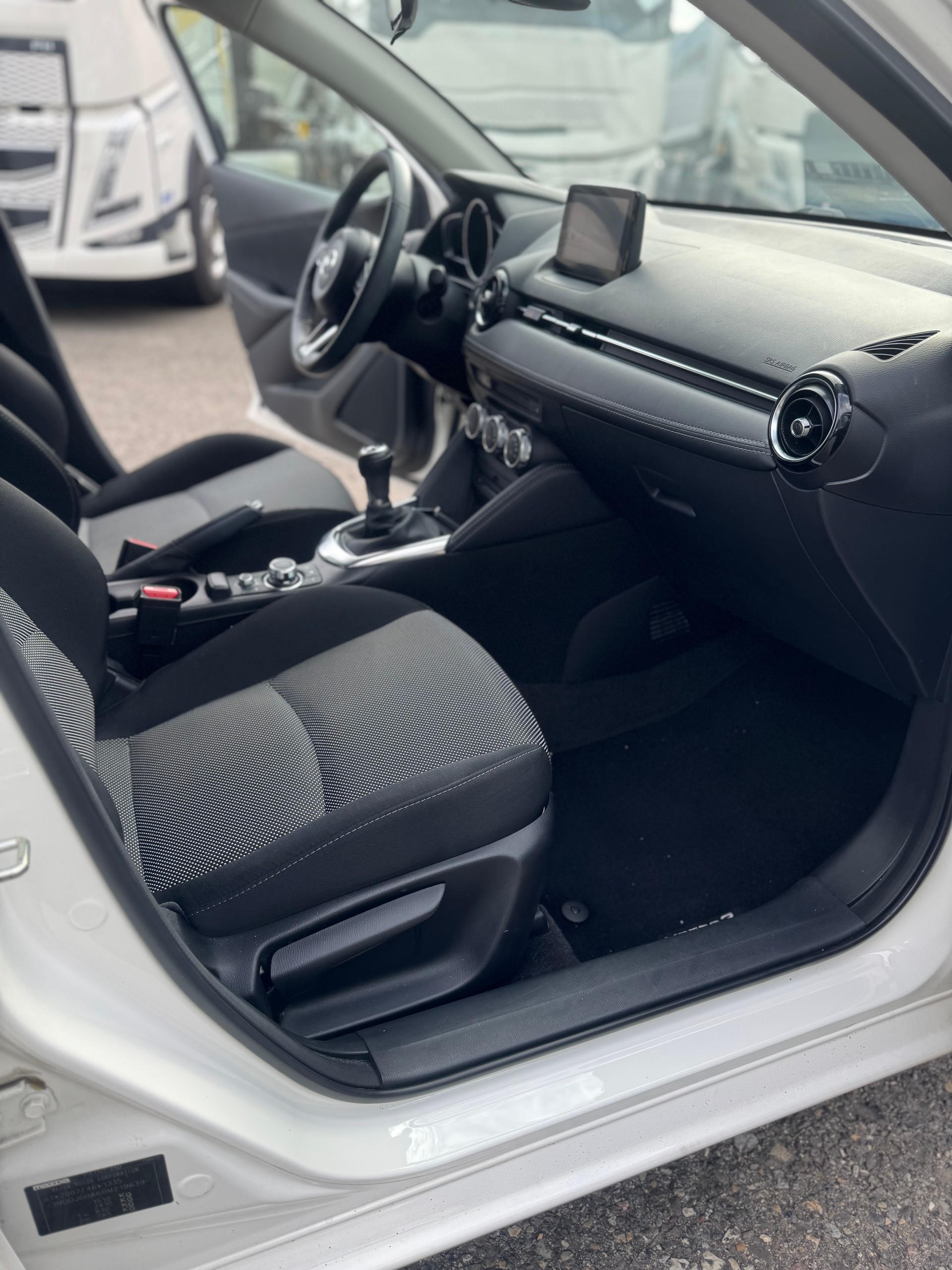 MAZDA 1.5 115 Revolution-image-6