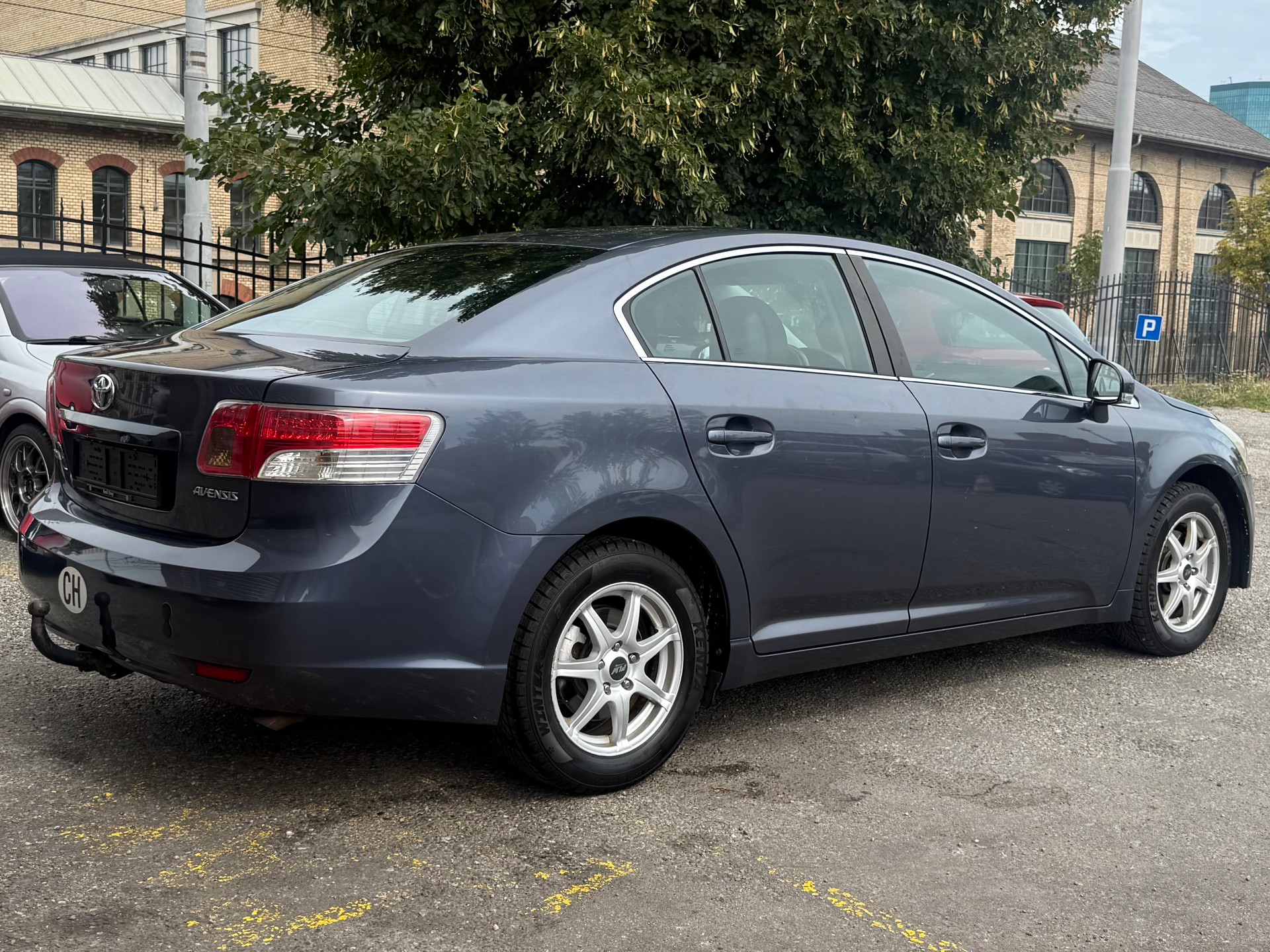 TOYOTA Avensis 2.0D-4D Linea Luna-image-4
