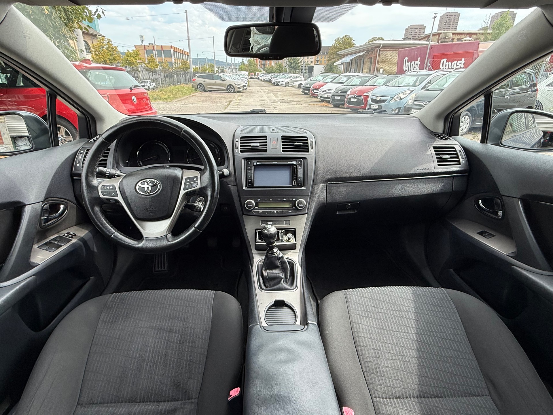 TOYOTA Avensis 2.0D-4D Linea Luna-image-8