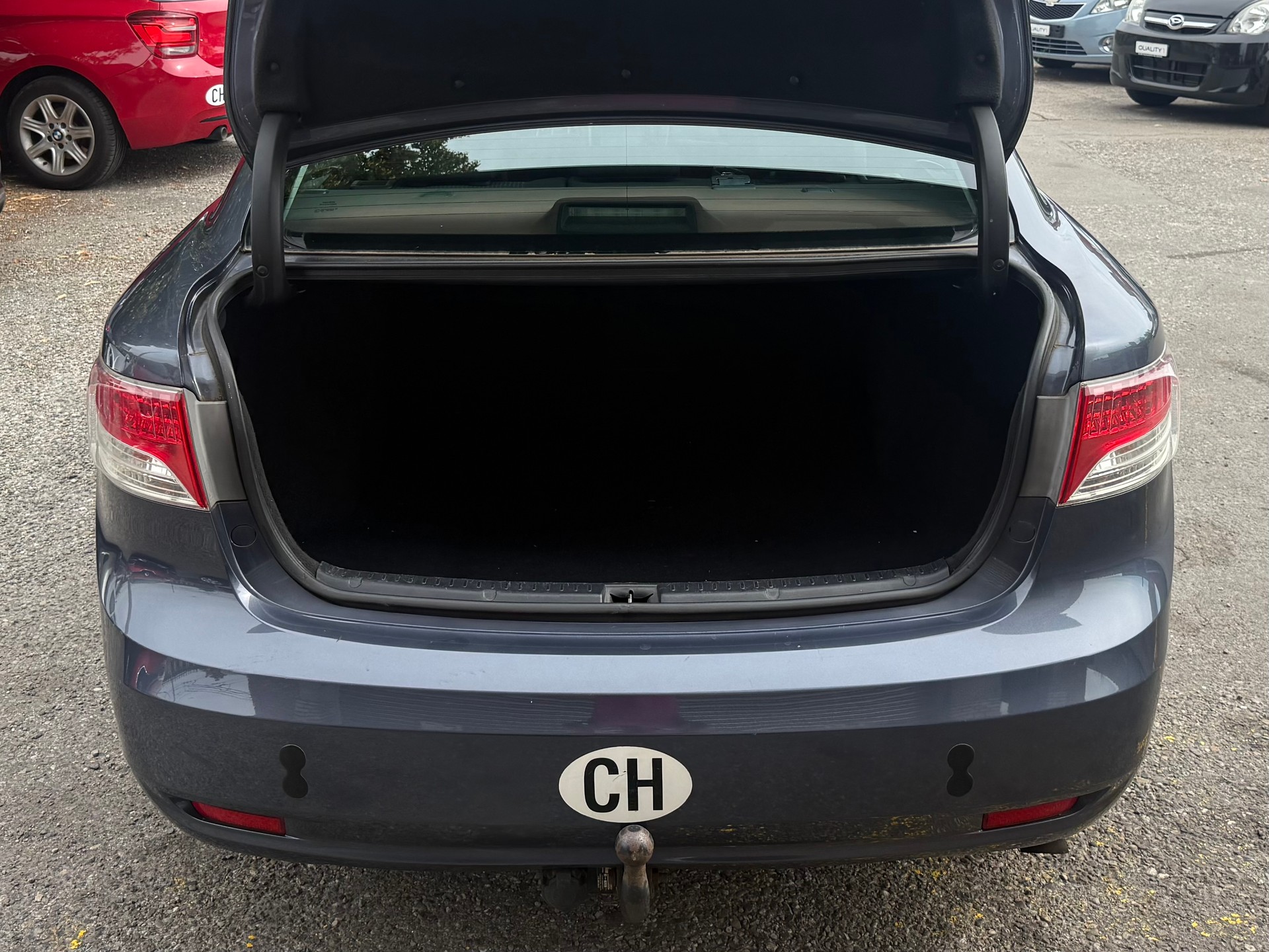 TOYOTA Avensis 2.0D-4D Linea Luna-image-7