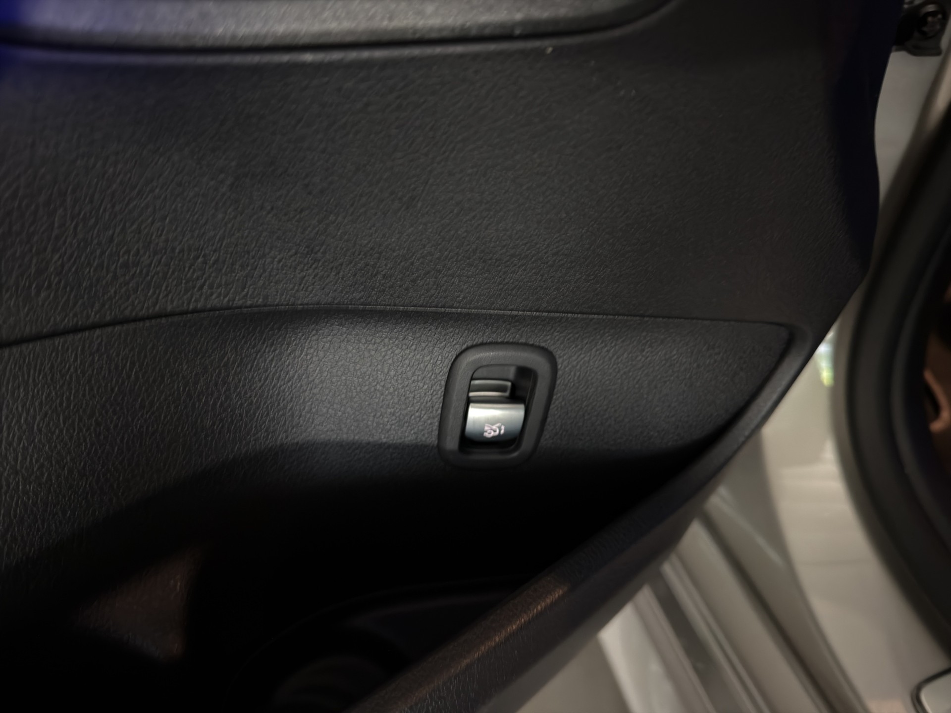 MERCEDES-BENZ C 220 d AMG Line 4matic Kombi-image-17
