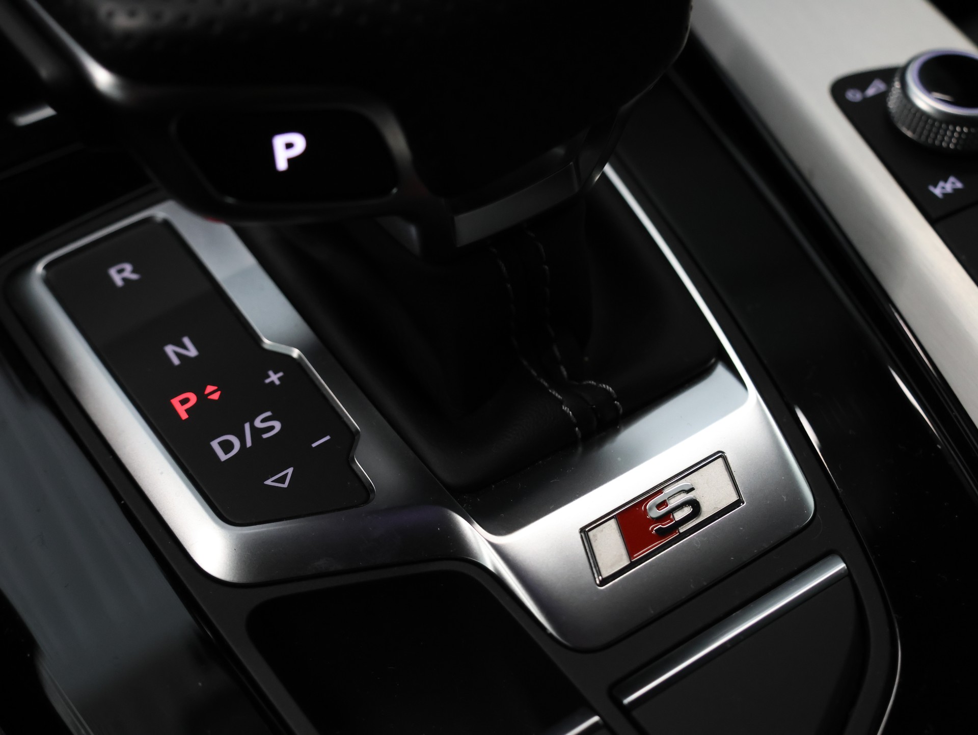 AUDI S4 Avant 3.0 TDI quattro tiptronic *Rückfahrkamera* *Sitzheizung*-image-26