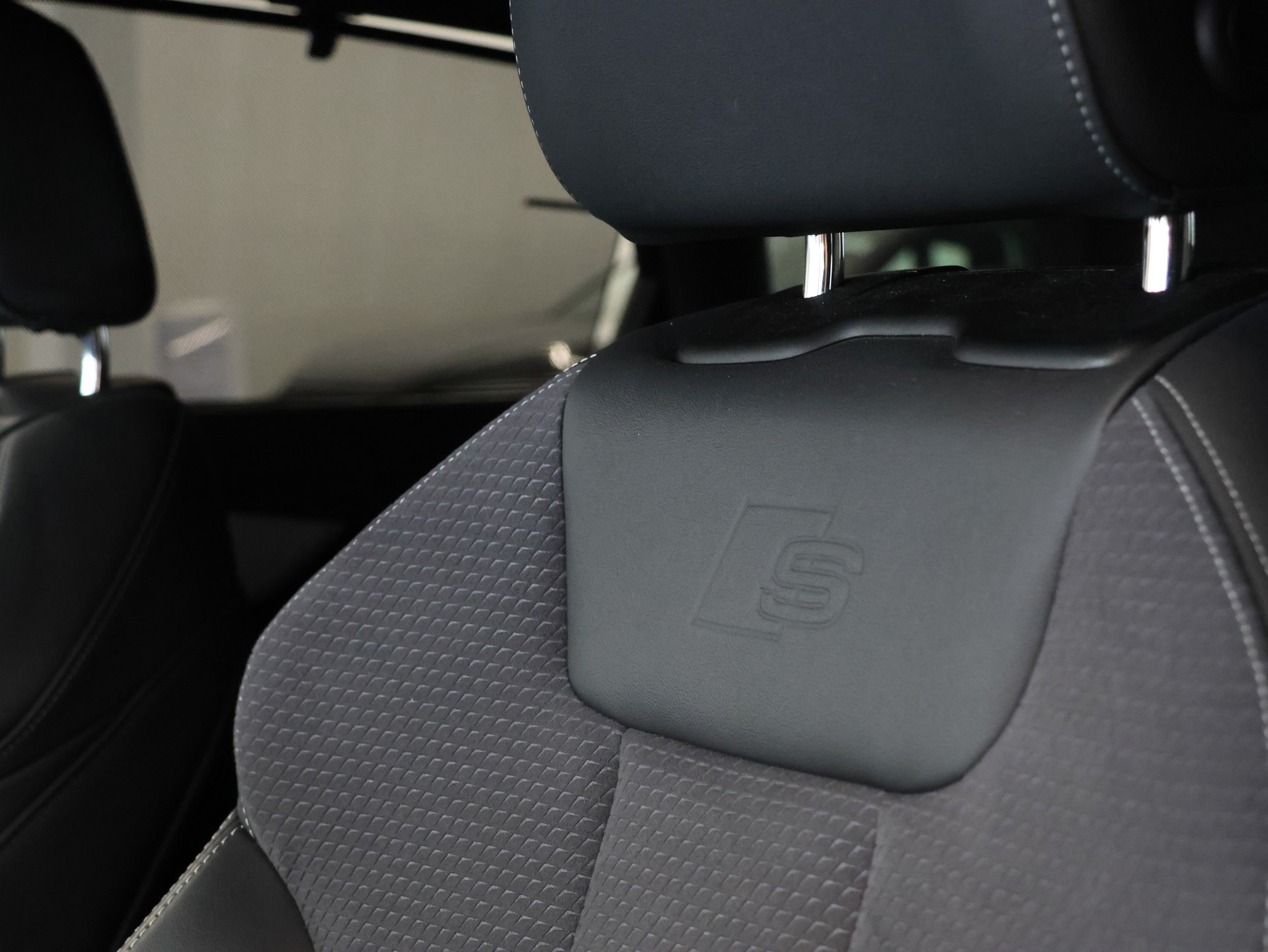 AUDI S4 Avant 3.0 TDI quattro tiptronic *Rückfahrkamera* *Sitzheizung*-image-14