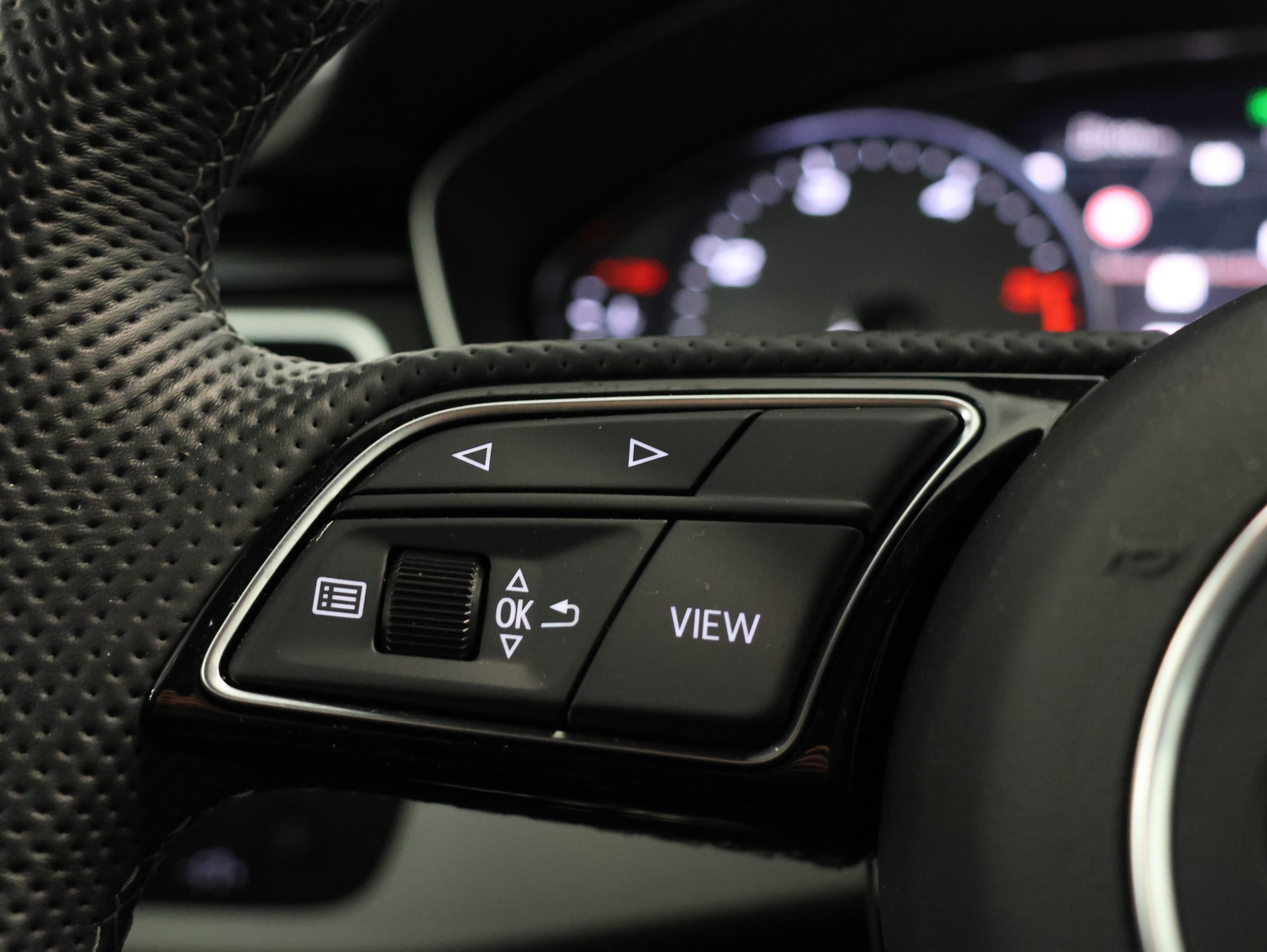 AUDI S4 Avant 3.0 TDI quattro tiptronic *Rückfahrkamera* *Sitzheizung*-image-19
