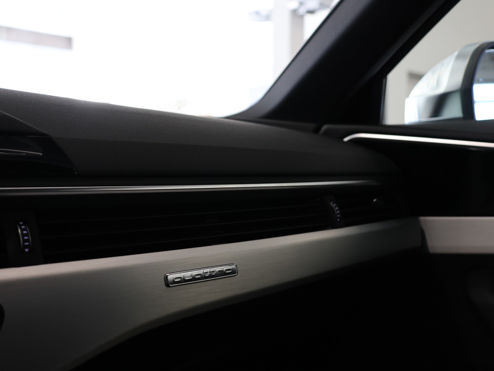 AUDI S4 Avant 3.0 TDI quattro tiptronic *Rückfahrkamera* *Sitzheizung*-image-28