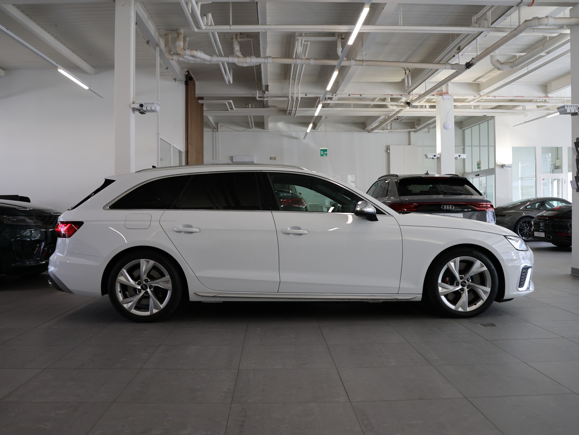 AUDI S4 Avant 3.0 TDI quattro tiptronic *Rückfahrkamera* *Sitzheizung*-image-9