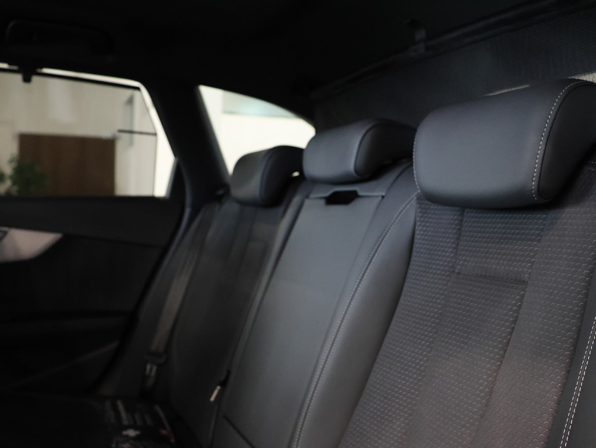 AUDI S4 Avant 3.0 TDI quattro tiptronic *Rückfahrkamera* *Sitzheizung*-image-29
