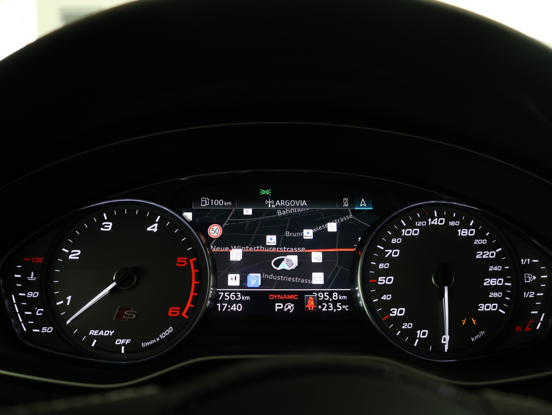 AUDI S4 Avant 3.0 TDI quattro tiptronic *Rückfahrkamera* *Sitzheizung*-image-17