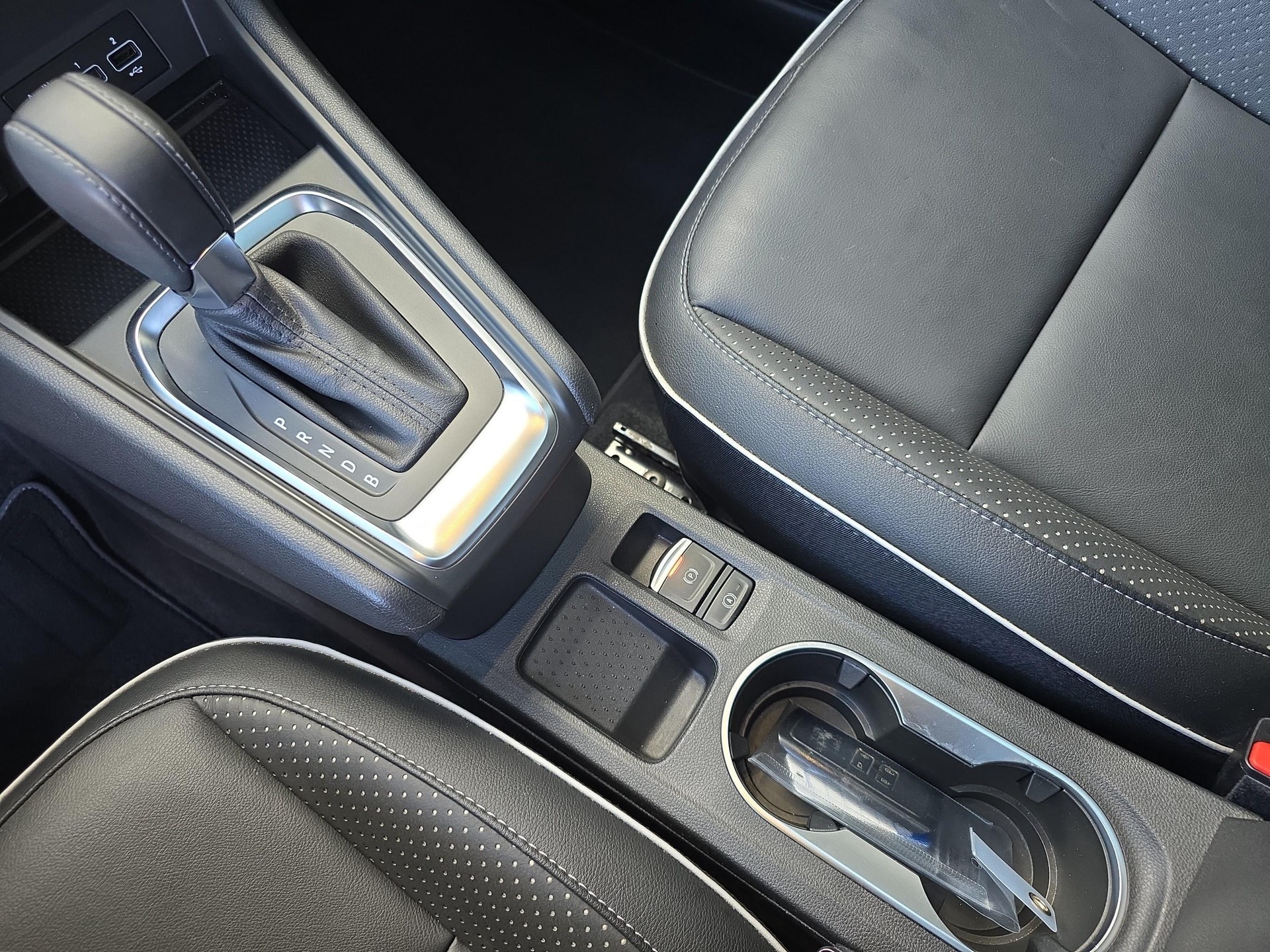 MITSUBISHI ASX 1.6 PHEV Instyle-image-16