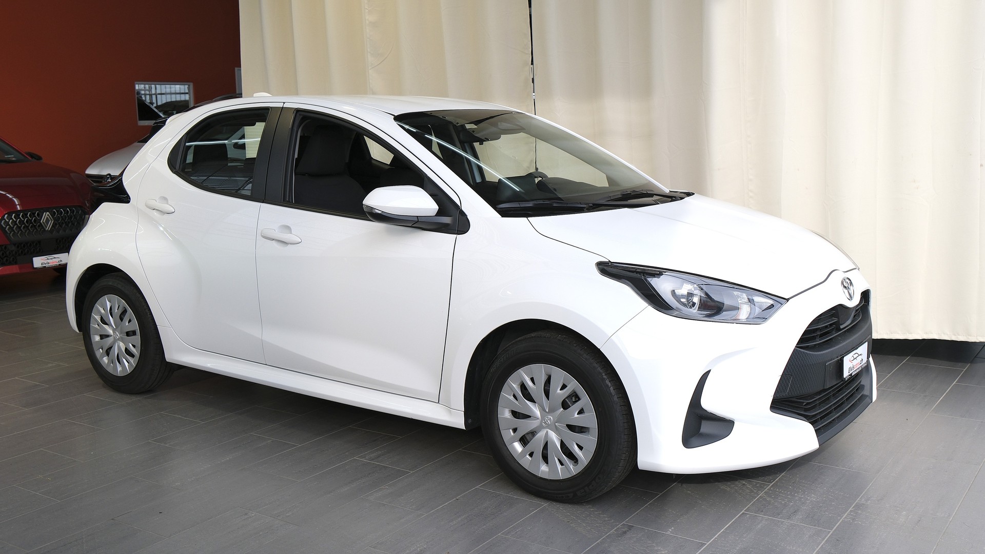 TOYOTA Yaris 1.5 Comfort e-CVT-image-25