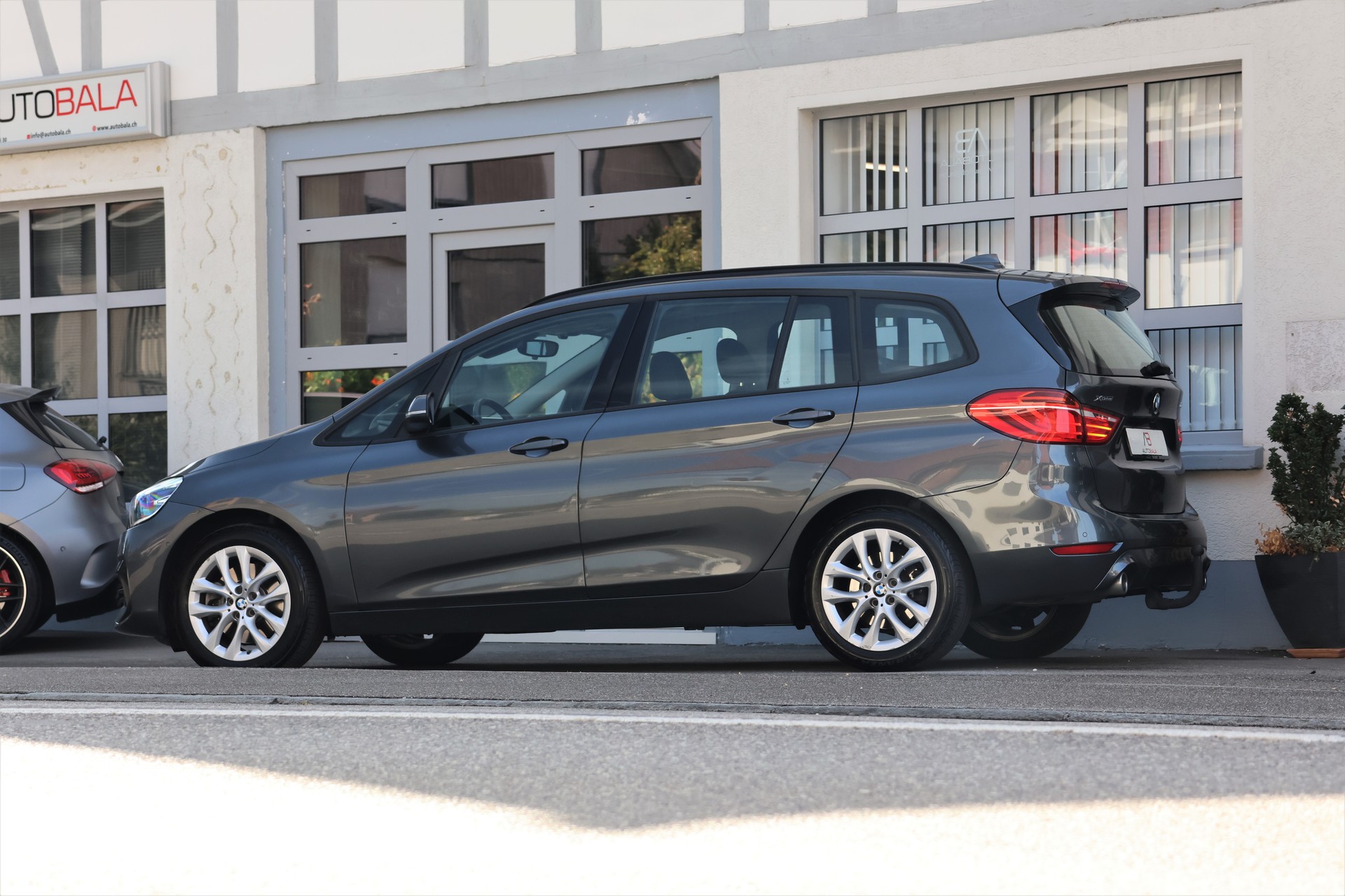 BMW 220d xDrive Gran Tourer Steptronic (CH)-showroom-element-3