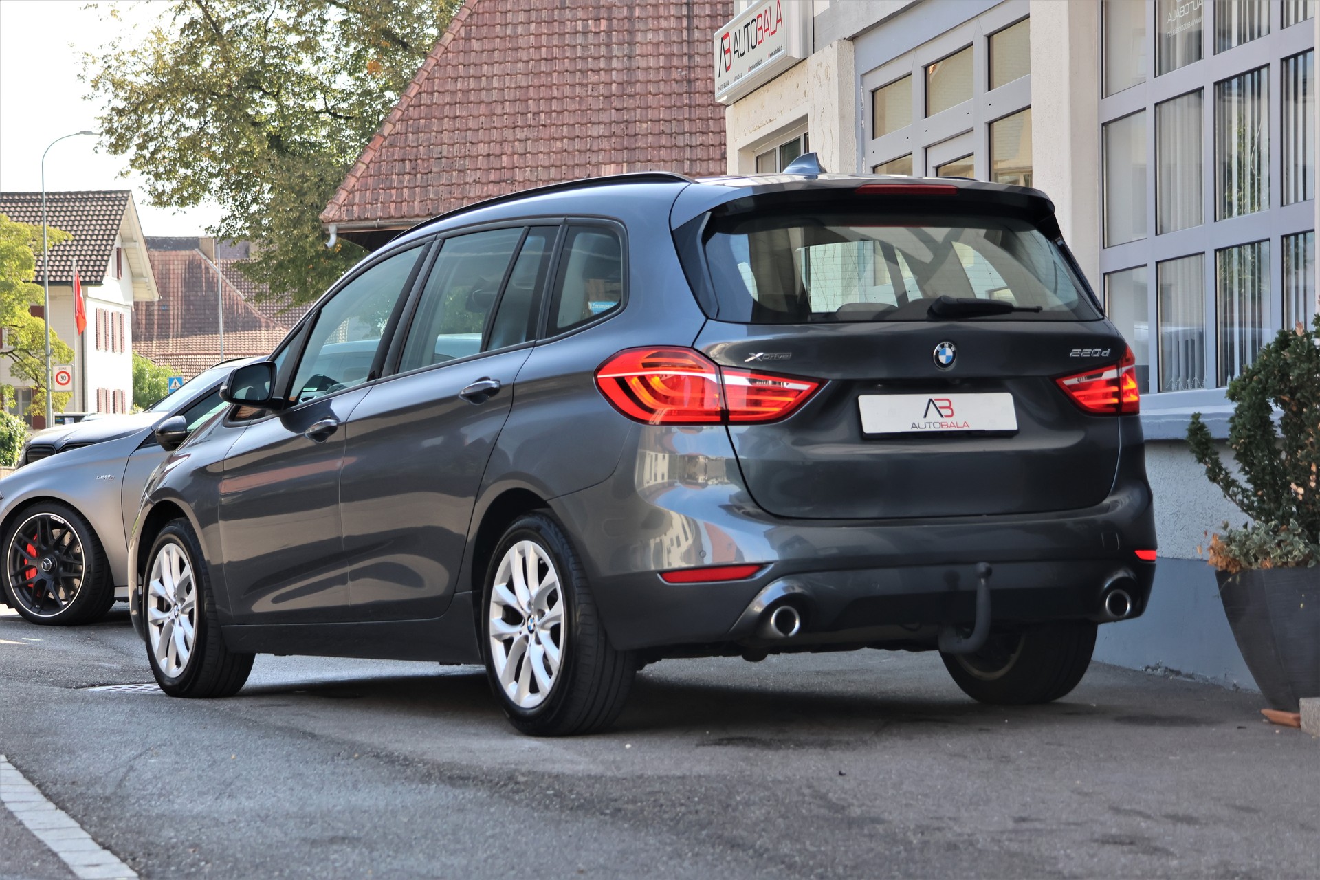 BMW 220d xDrive Gran Tourer Steptronic (CH)-showroom-element-2
