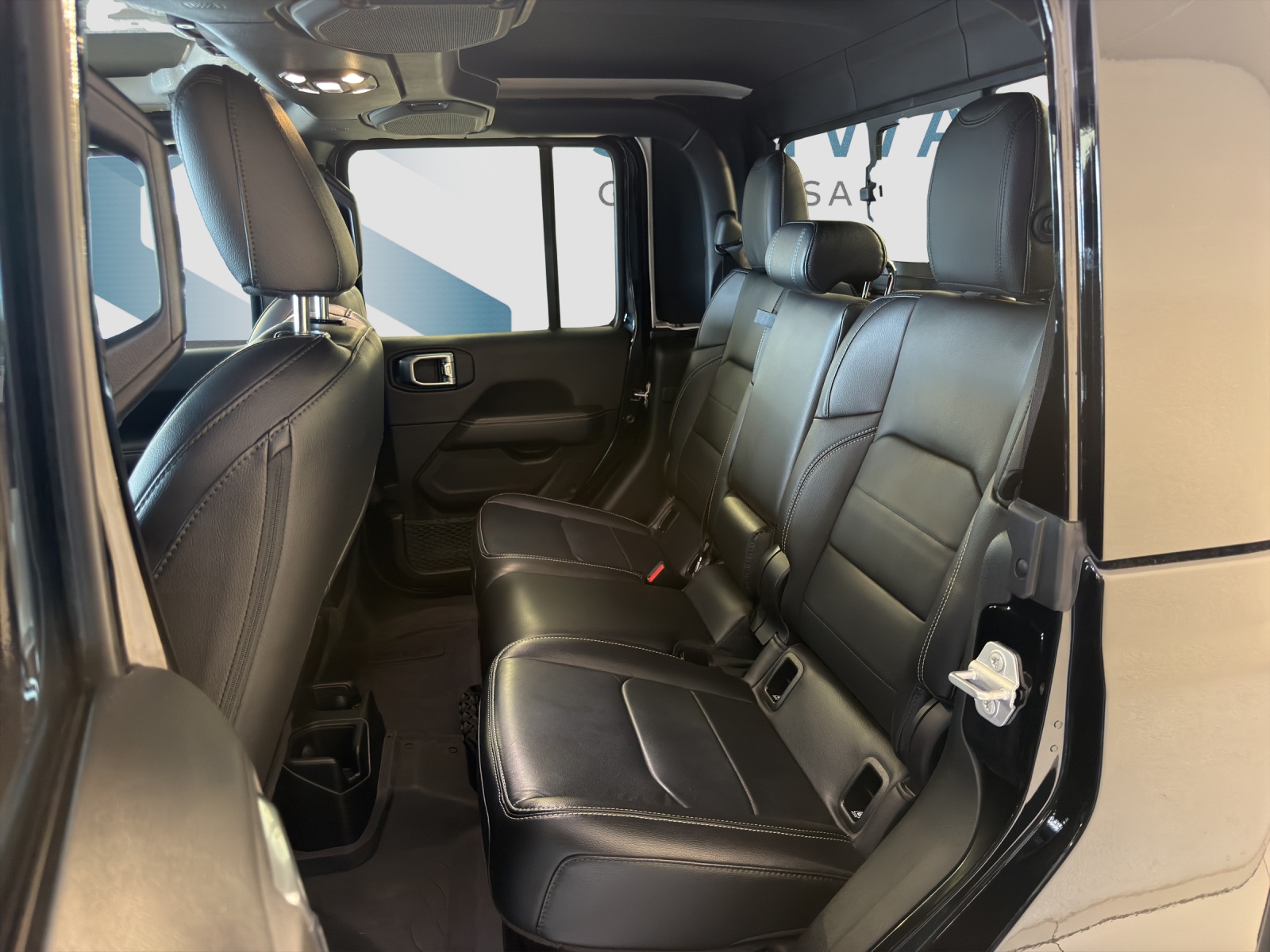 JEEP GLADIATOR 3.0 D Overland-image-7