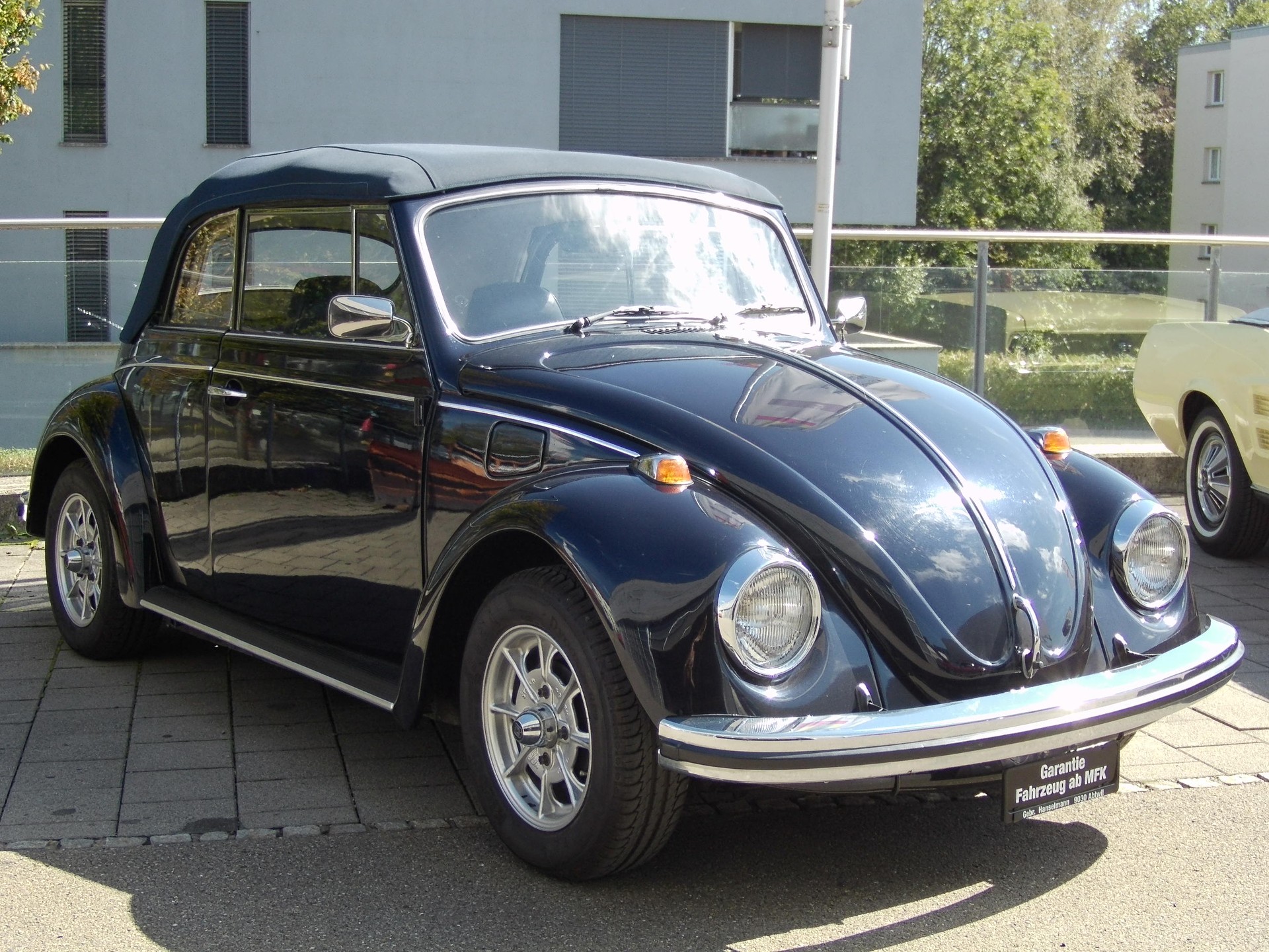 VW Cabriolet mit Veteraneneintrag für 6 Jahre-image-1