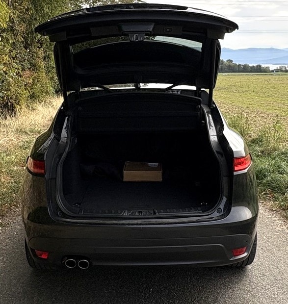 JAGUAR F-Pace 2.0d Prestige AWD Automatik-image-8