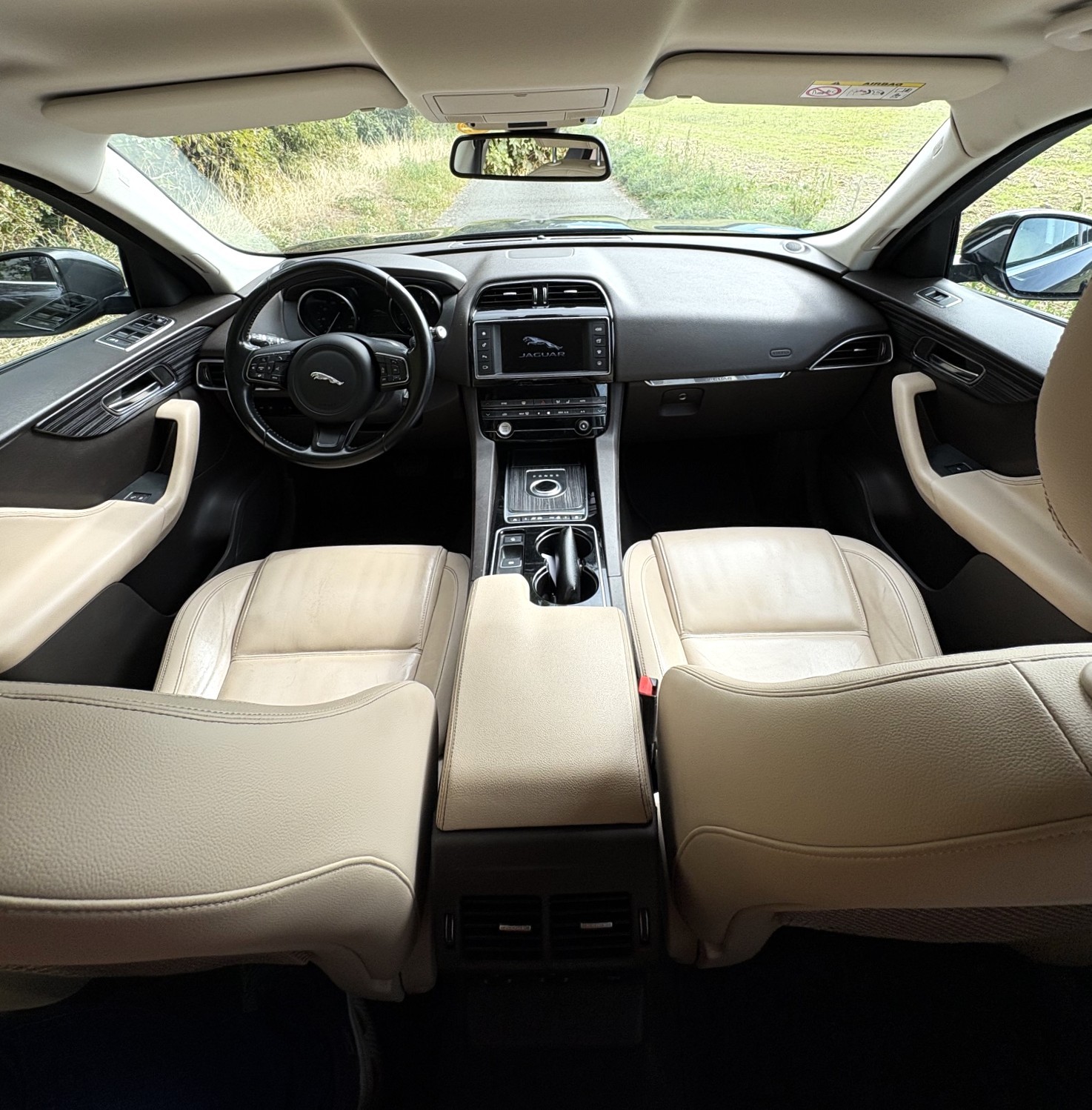 JAGUAR F-Pace 2.0d Prestige AWD Automatik-image-13