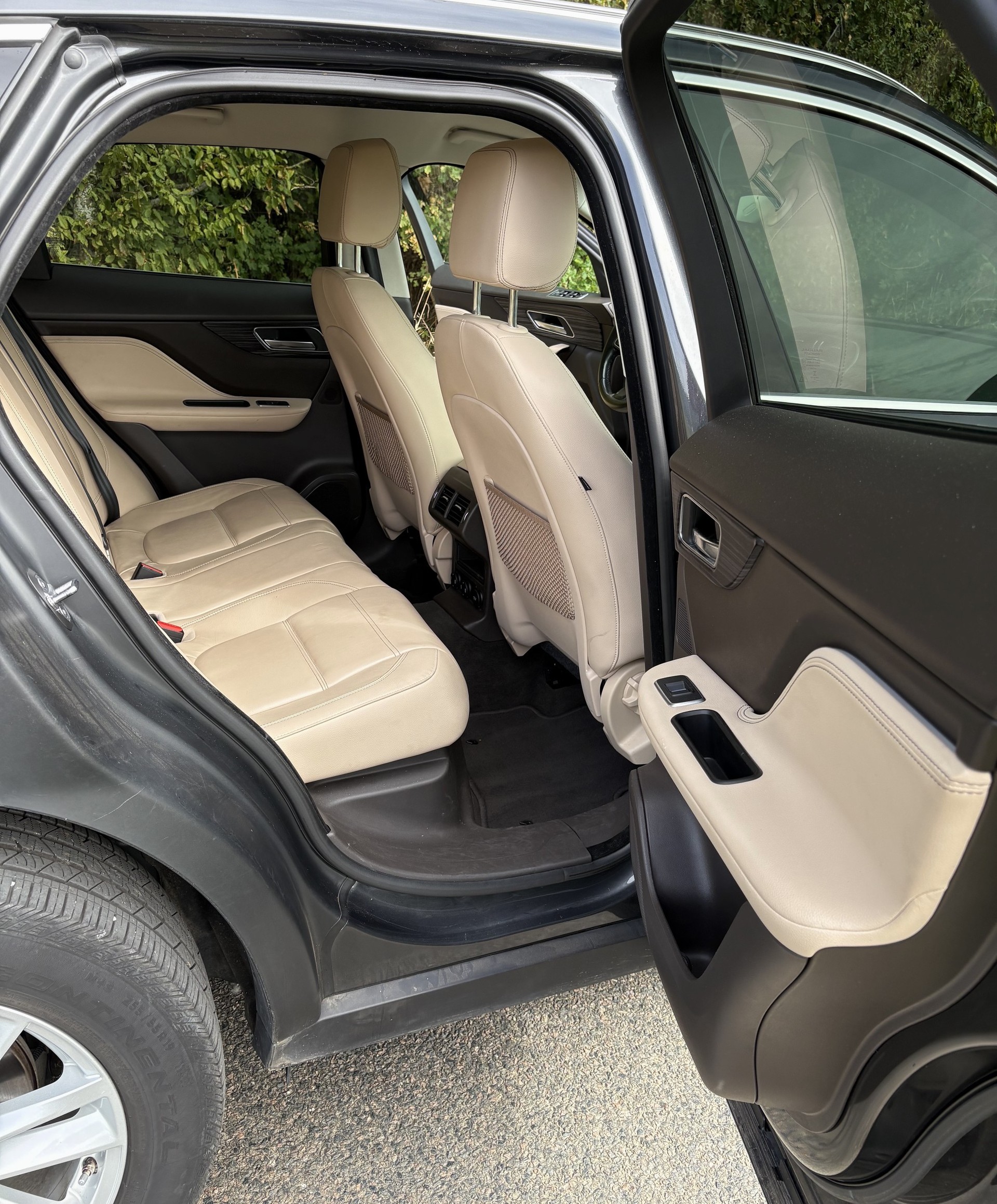 JAGUAR F-Pace 2.0d Prestige AWD Automatik-image-12