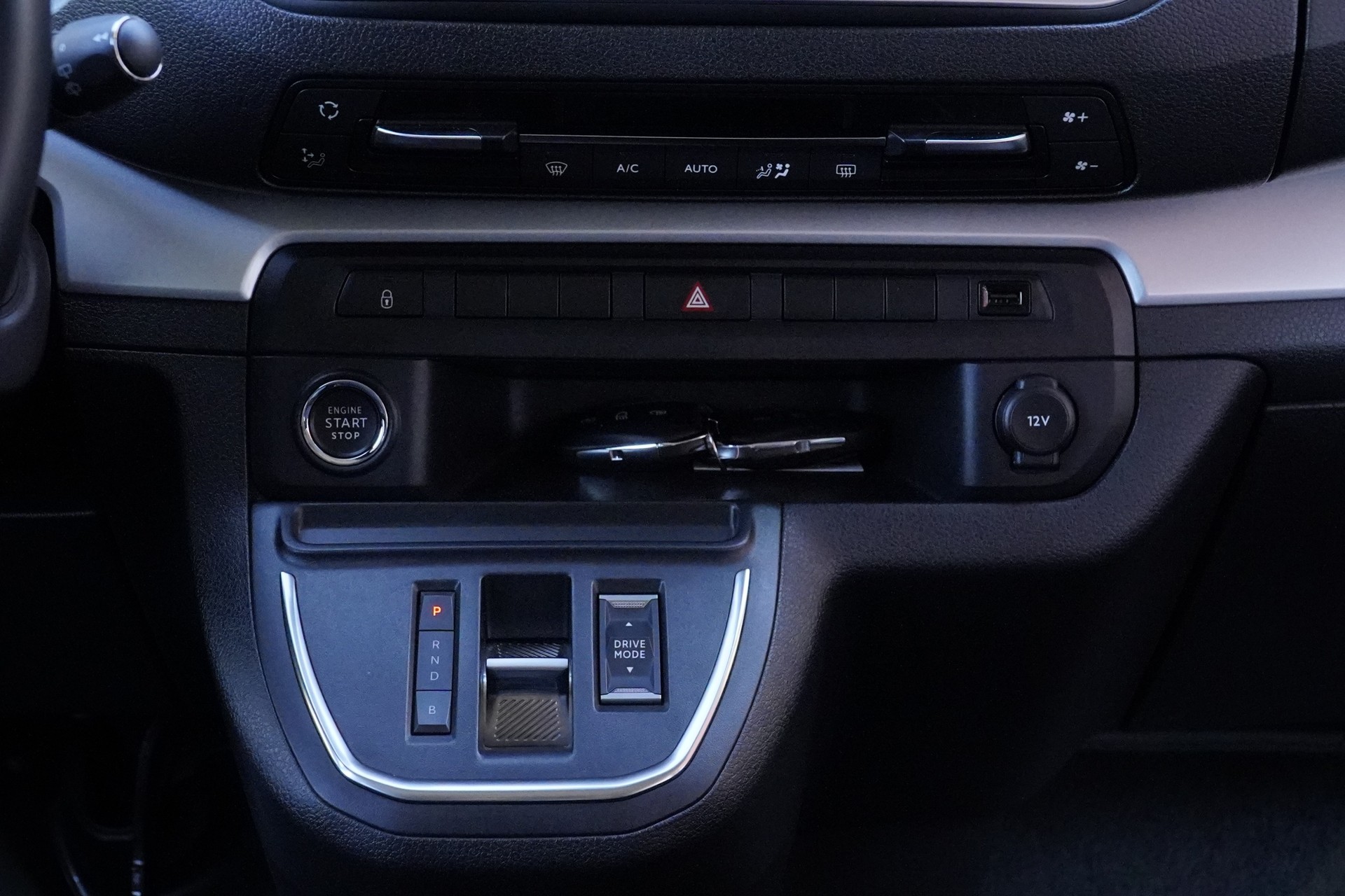 OPEL Zafira-e Life 75kWh Business Edition L * CH Fahrzeug-8-Sitze*-image-9