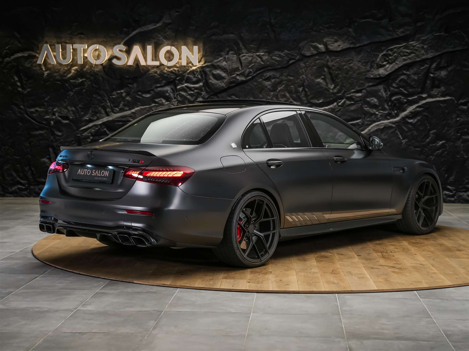 MERCEDES-BENZ AMG E 63 S 4Matic+ Speedshift 9G-TCT *FINAL EDITION*MSI+*Schalensitze*Panorama*Sitzbelüftung*-image-4