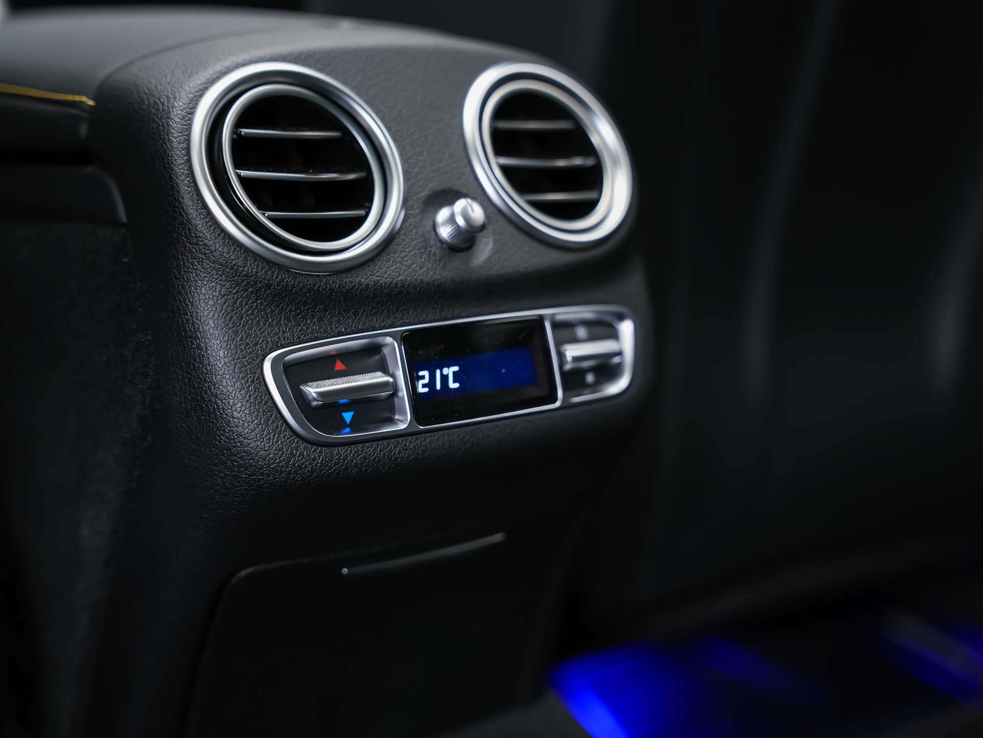 MERCEDES-BENZ AMG E 63 S 4Matic+ Speedshift 9G-TCT *FINAL EDITION*MSI+*Schalensitze*Panorama*Sitzbelüftung*-image-16
