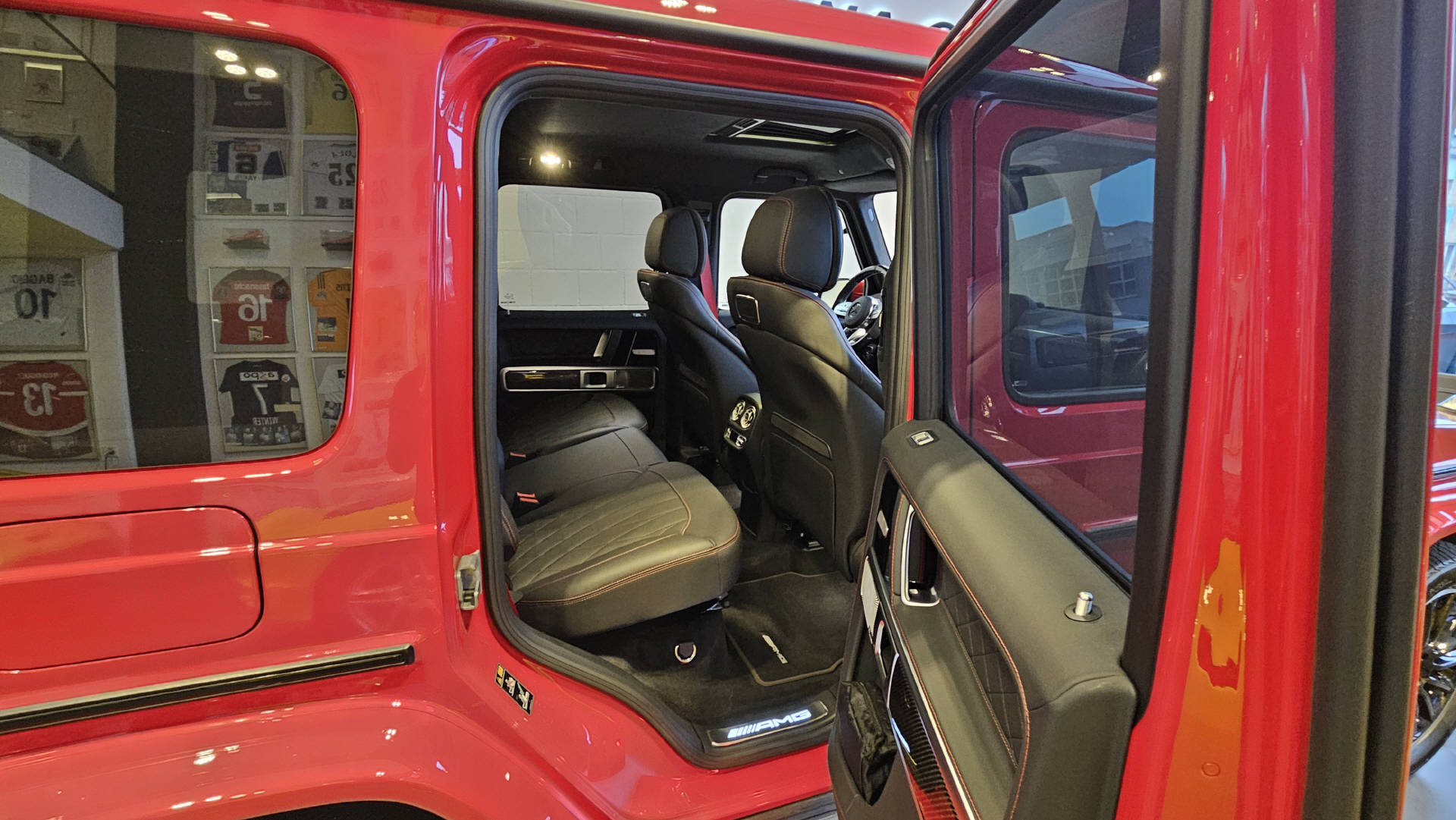 MERCEDES-BENZ G 63 AMG-image-12