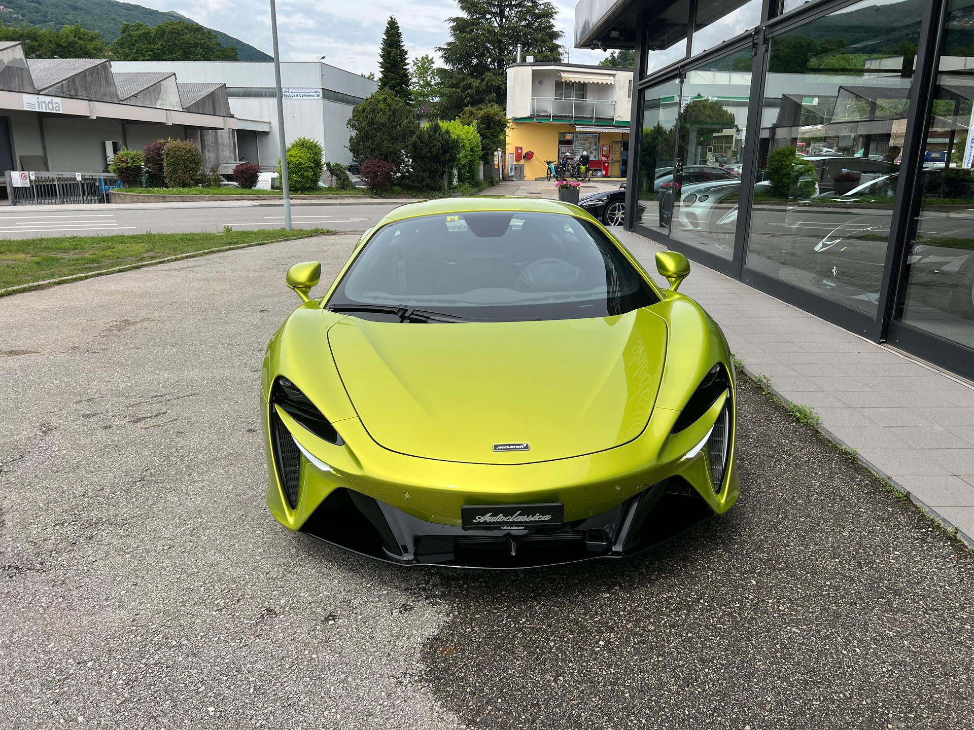 McLAREN ARTURA 3.0 V6-showroom-element-1