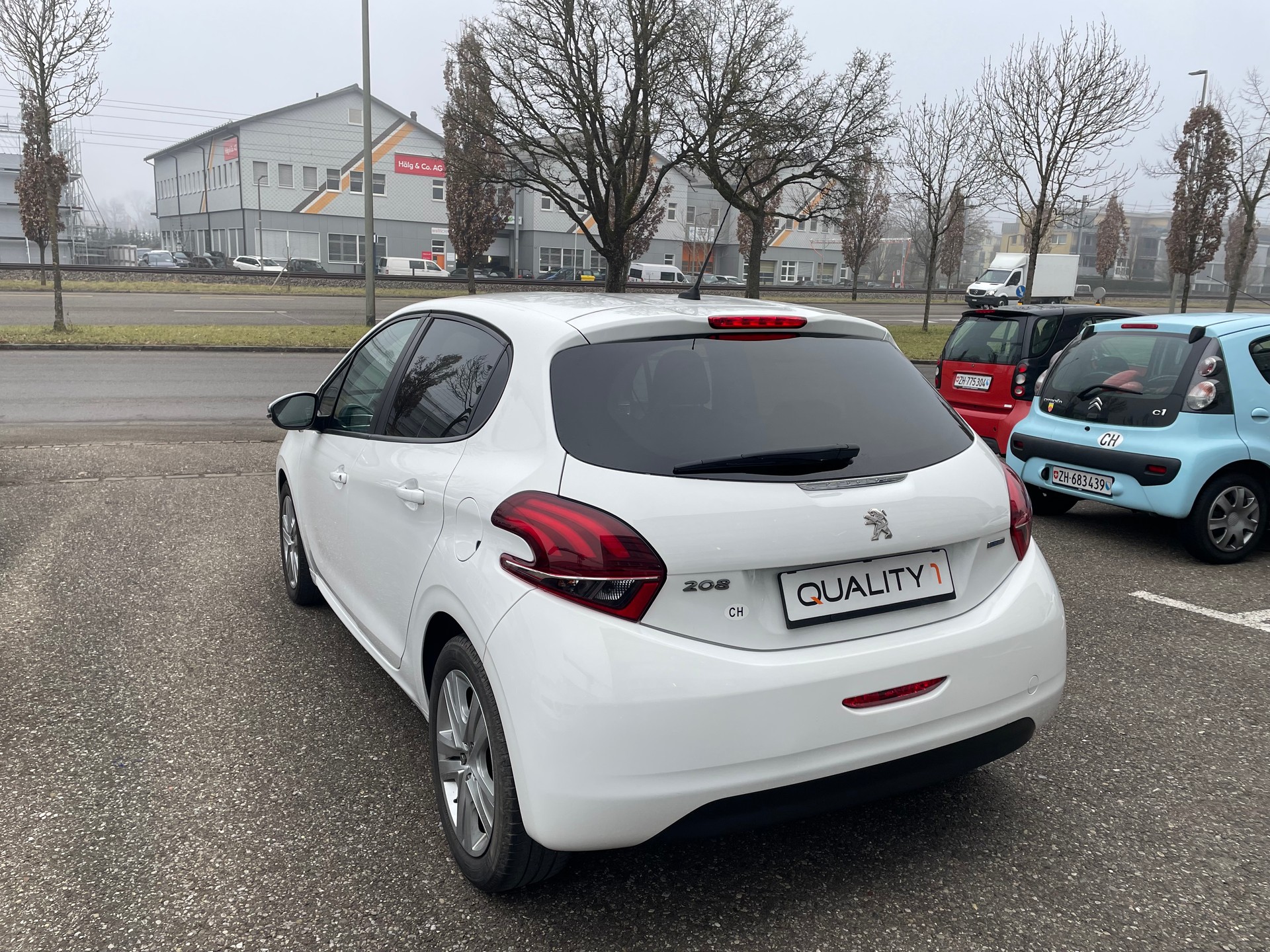 PEUGEOT 208 1.2 PureTech Style EAT6-showroom-element-3
