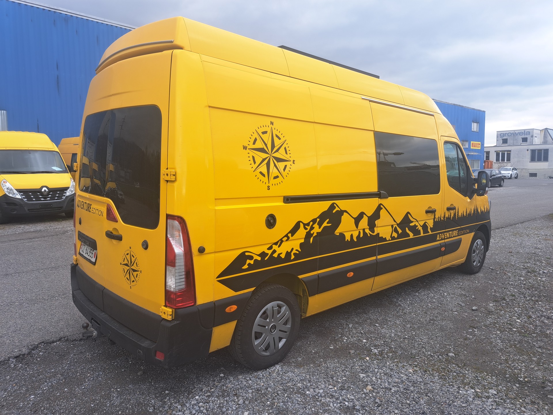 RENAULT Camper-showroom-element-3