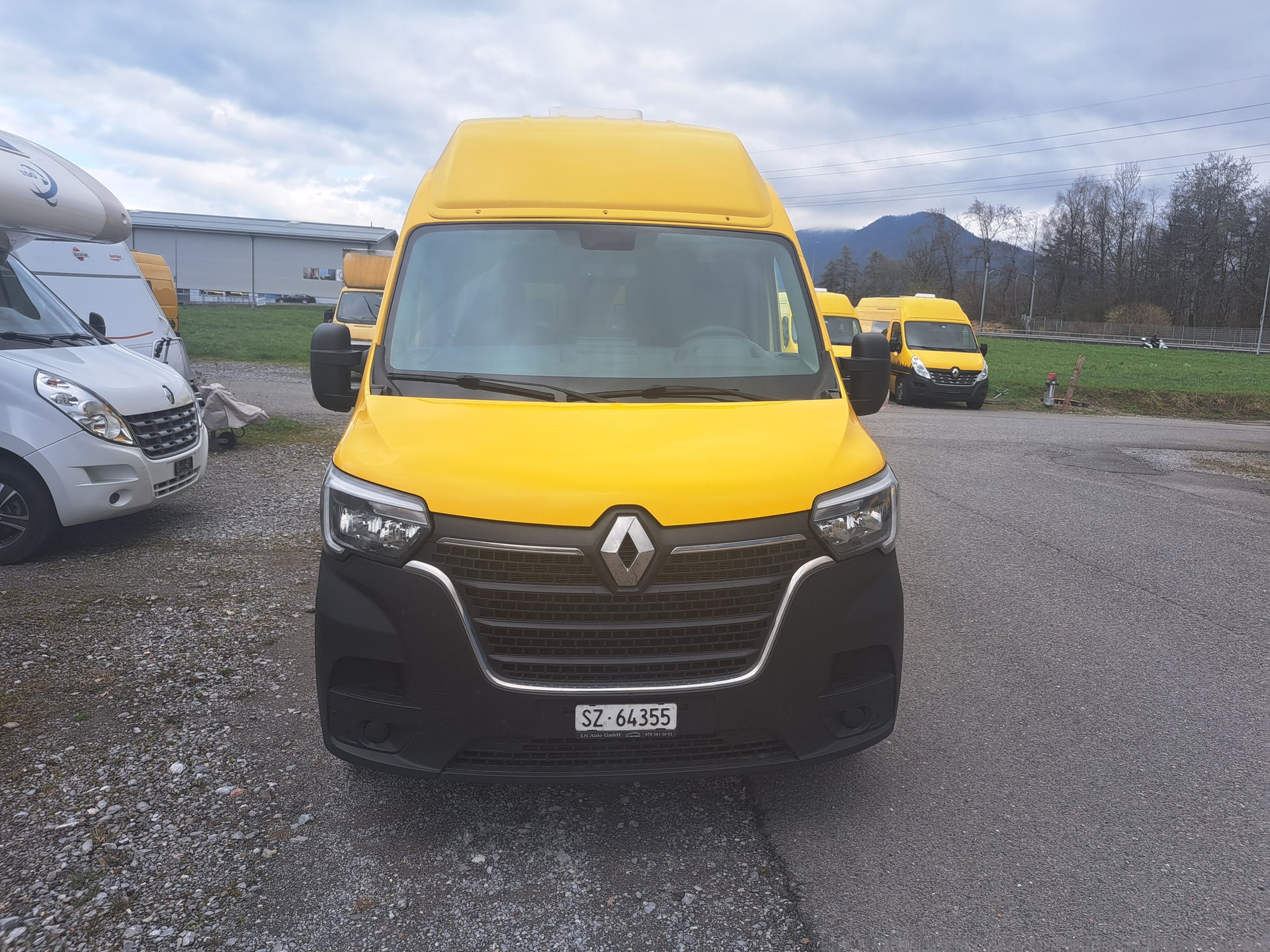 RENAULT Camper-showroom-element-2