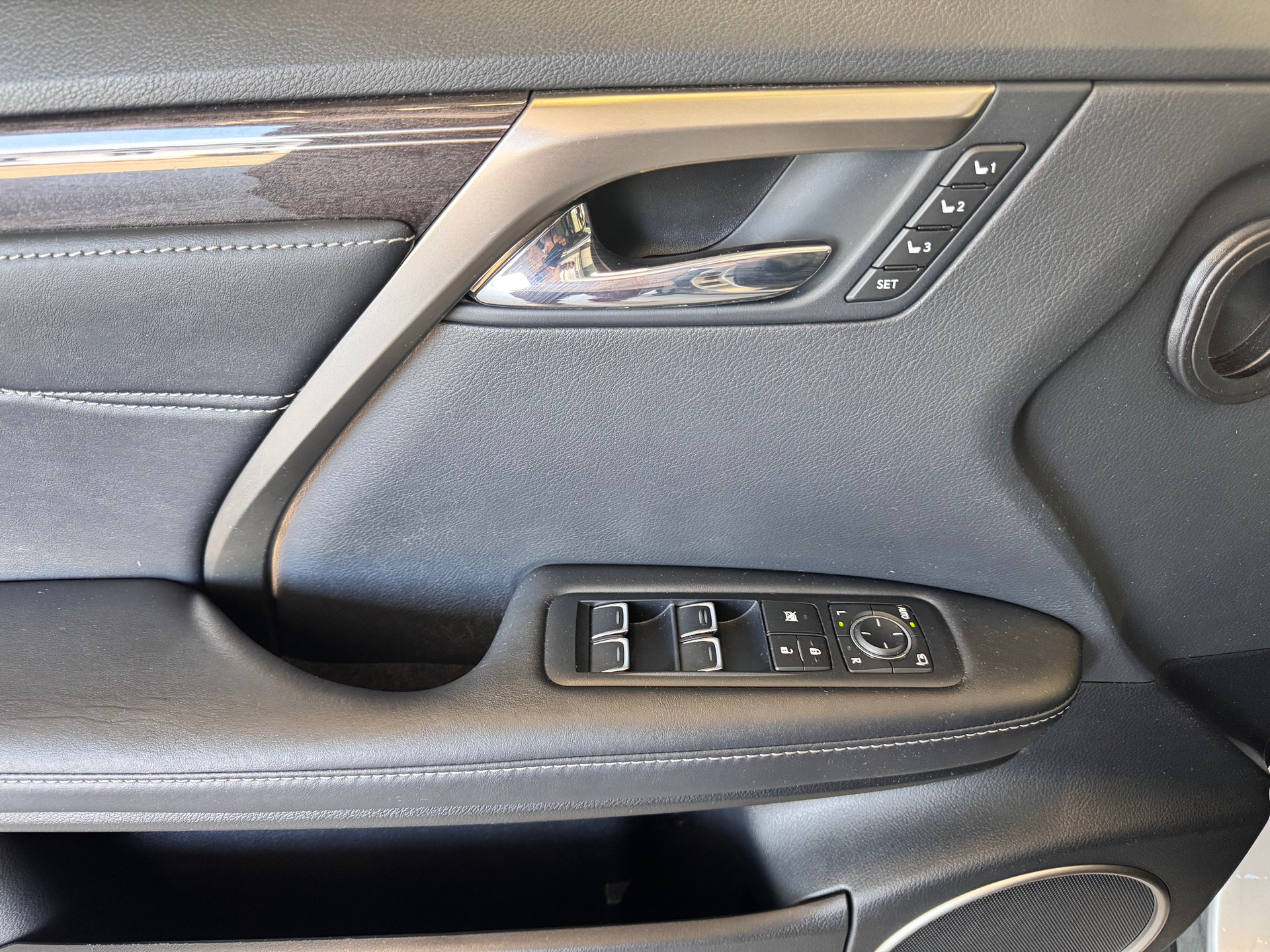 LEXUS RX 450h excellence AWD CVT-image-16