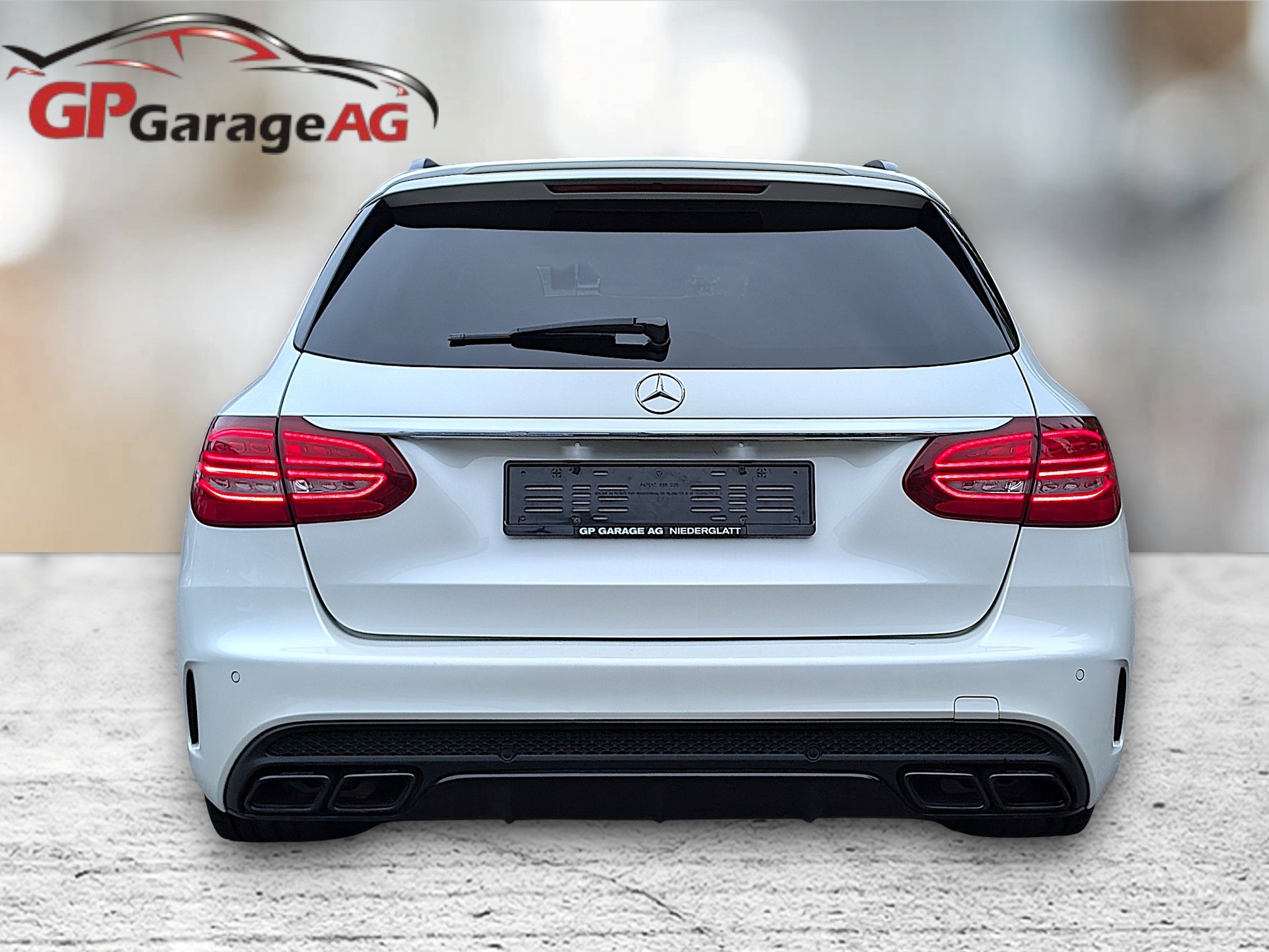 MERCEDES-BENZ C 63 AMG Speedshift-image-4