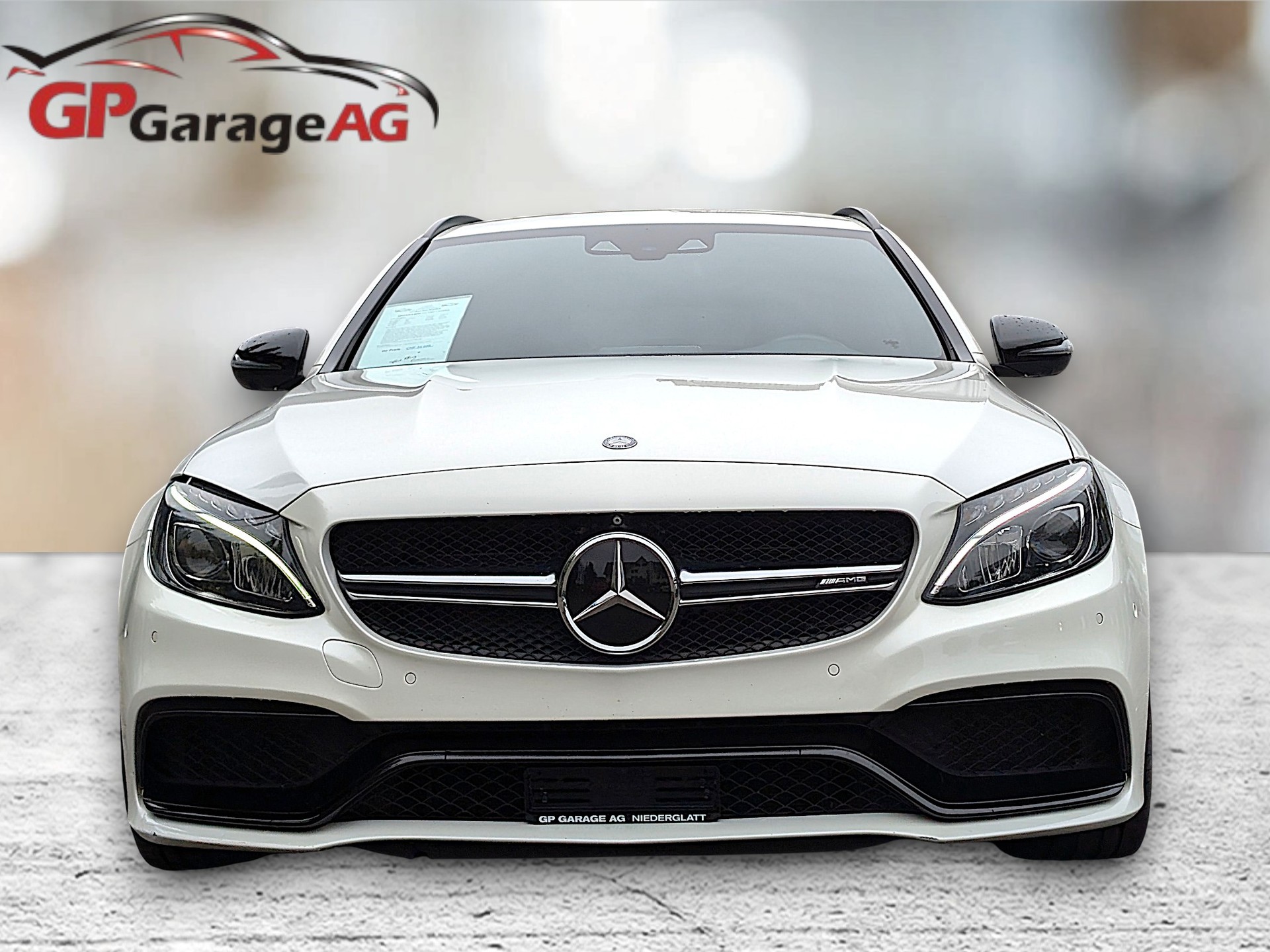 MERCEDES-BENZ C 63 AMG Speedshift-showroom-element-1