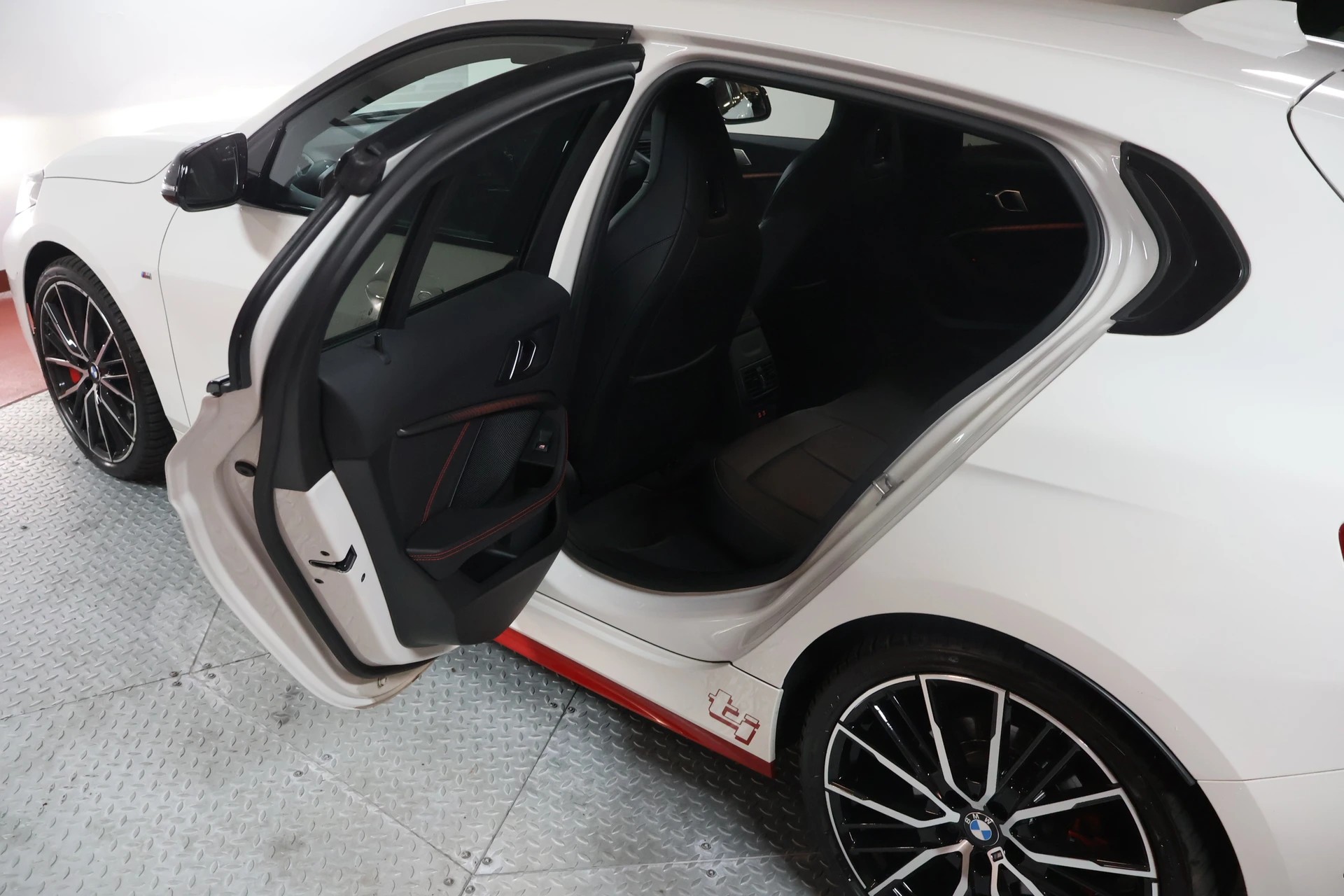 BMW 128ti Steptronic-image-15
